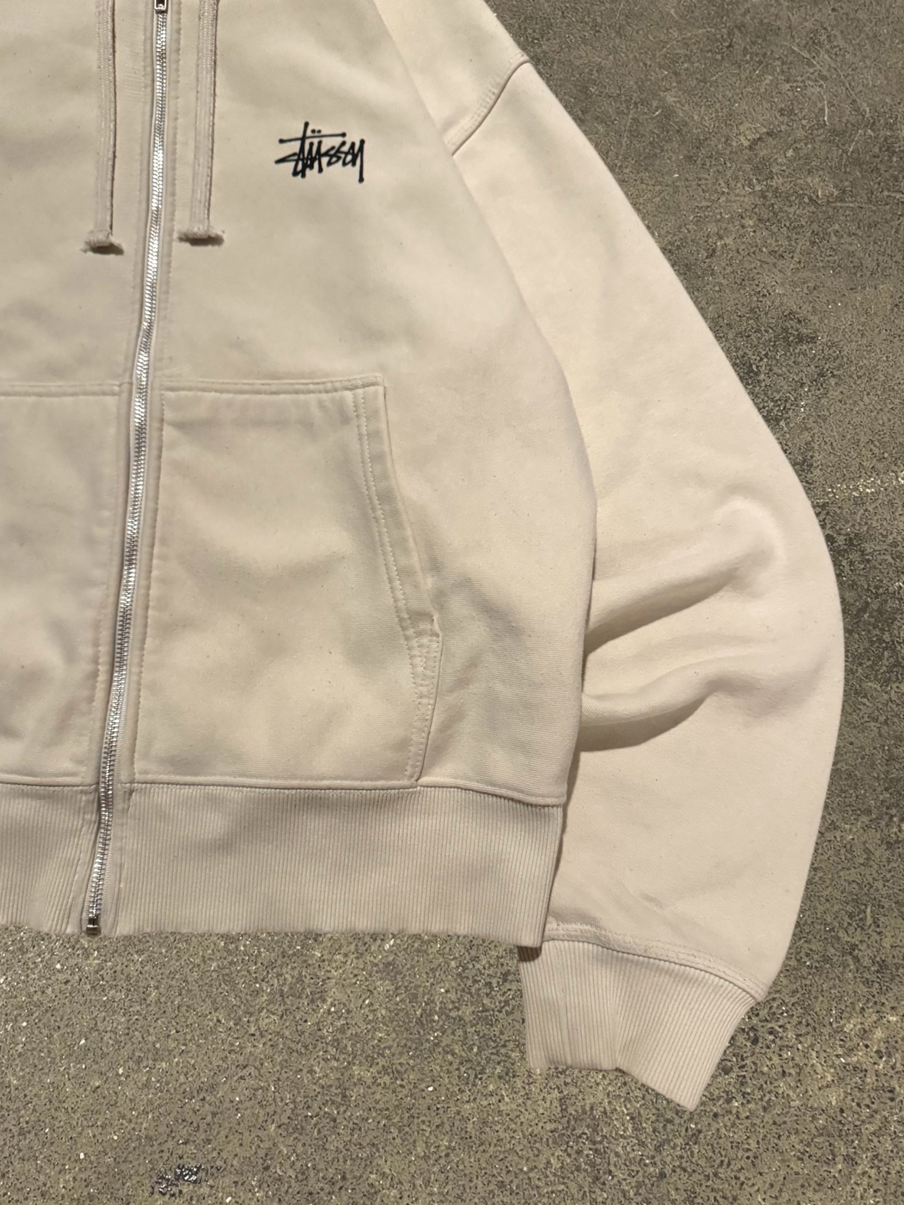 STÜSSY CREAM BASIC LOGO ZIP-UP HOODIE