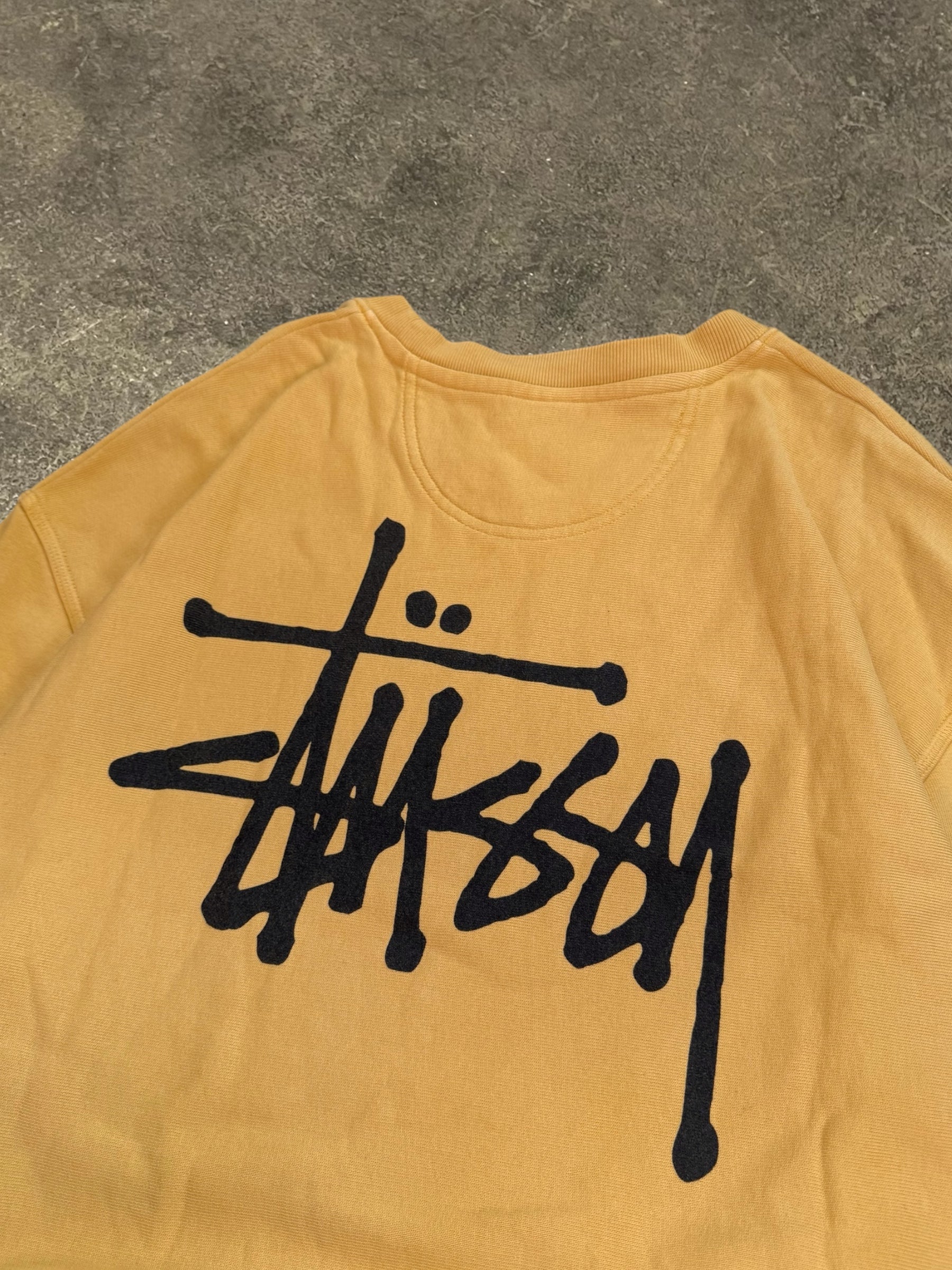 STÜSSY YELLOW BASIC LOGO SWEATSHIRT
