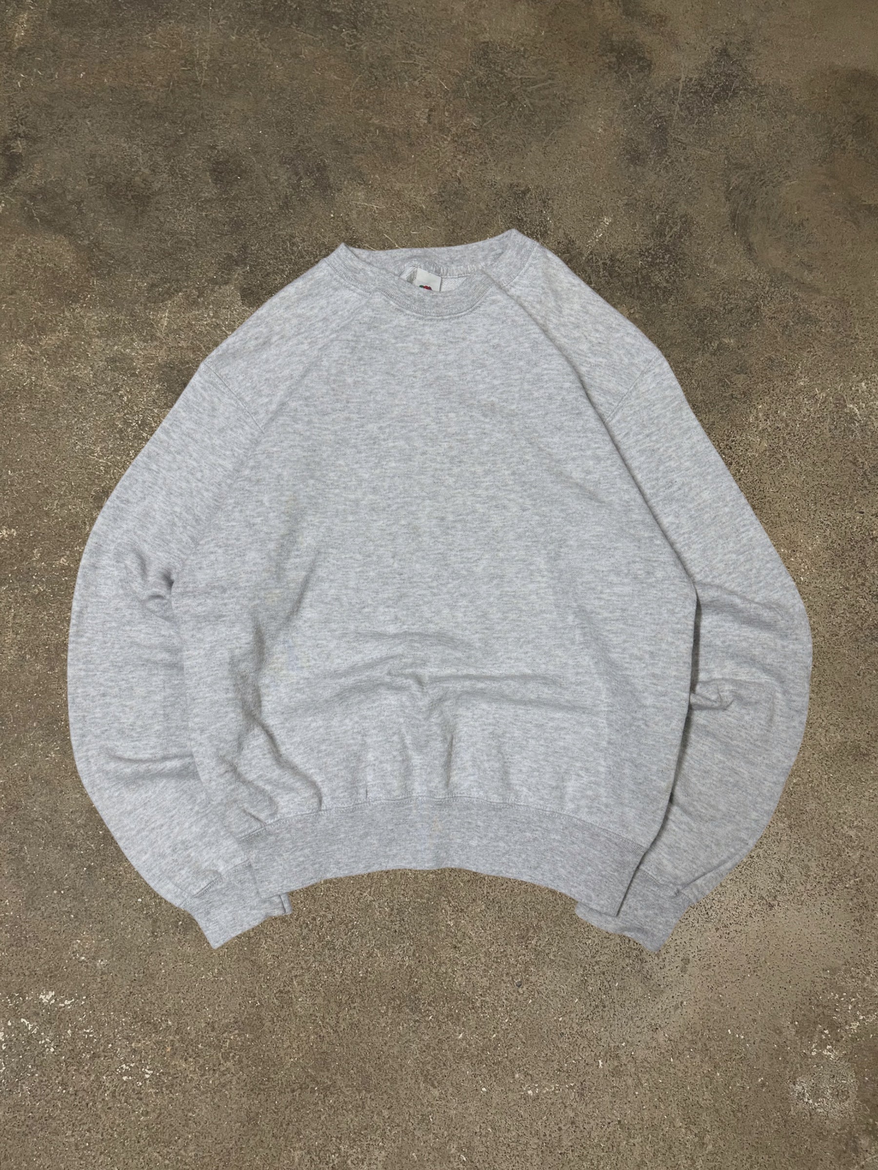 FRUIT OF THE LOOM GREY SWEATSHIRT