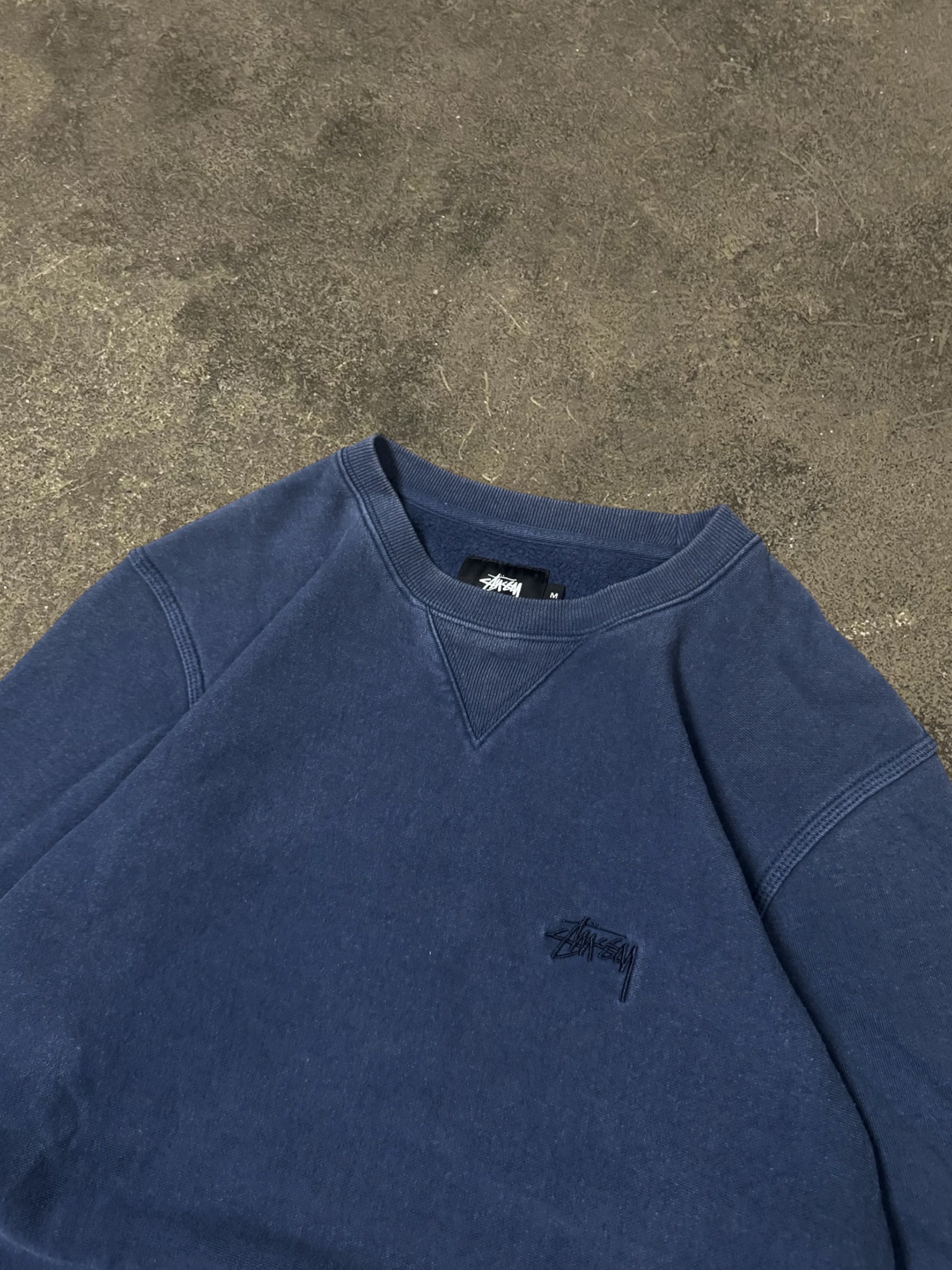 STÜSSY STOCK LOGO SWEATSHIRT