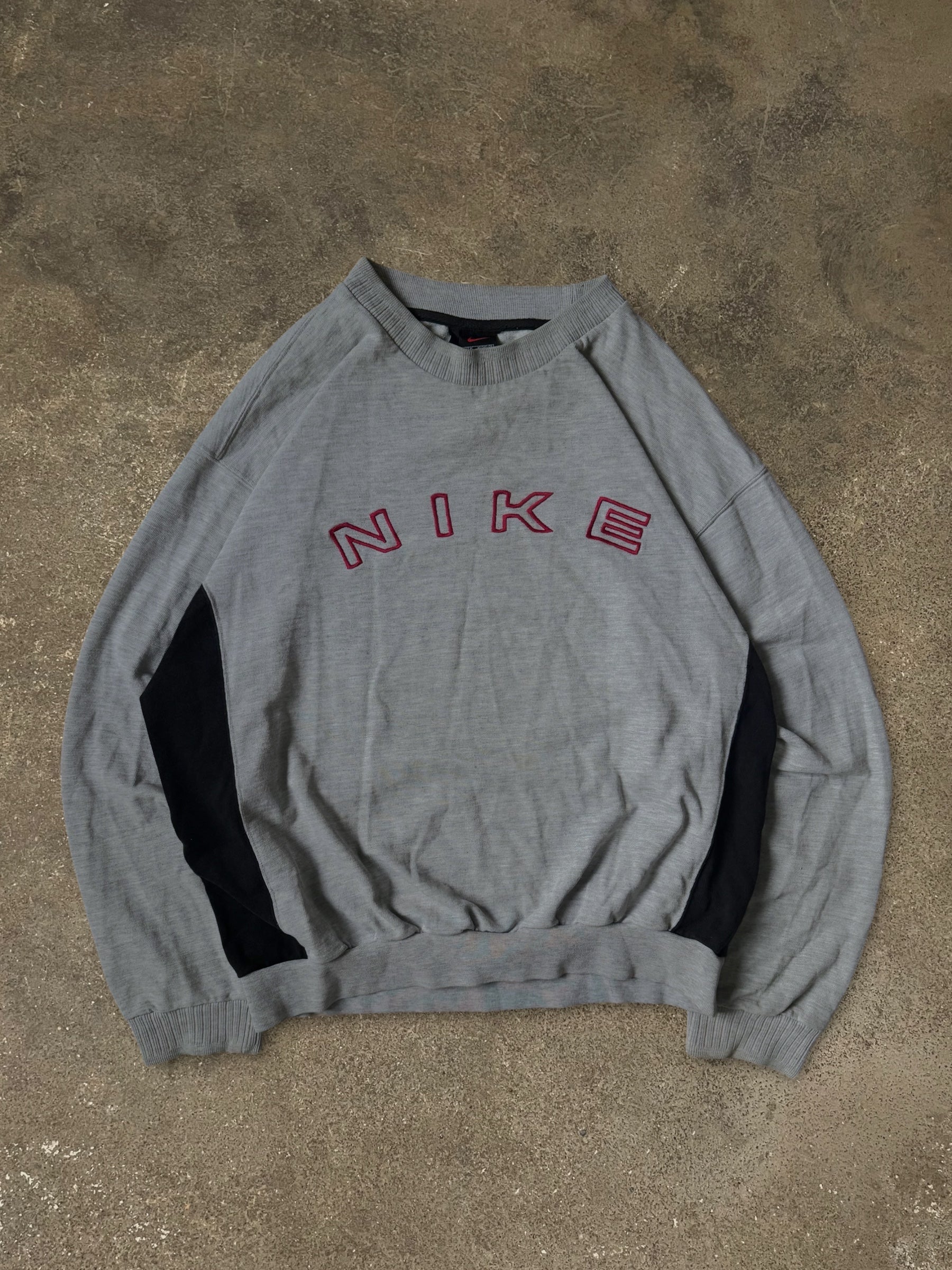 VINTAGE 90S NIKE SWEATSHIRT