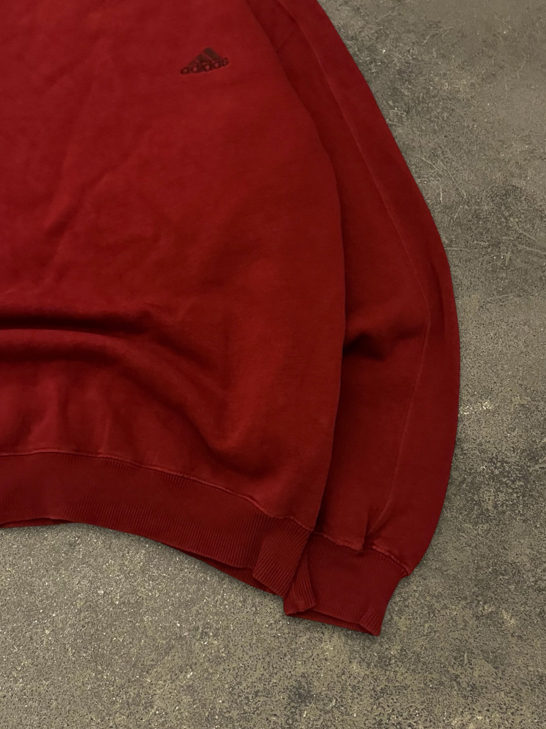 VINTAGE 00S ADIDAS SWEATSHIRT