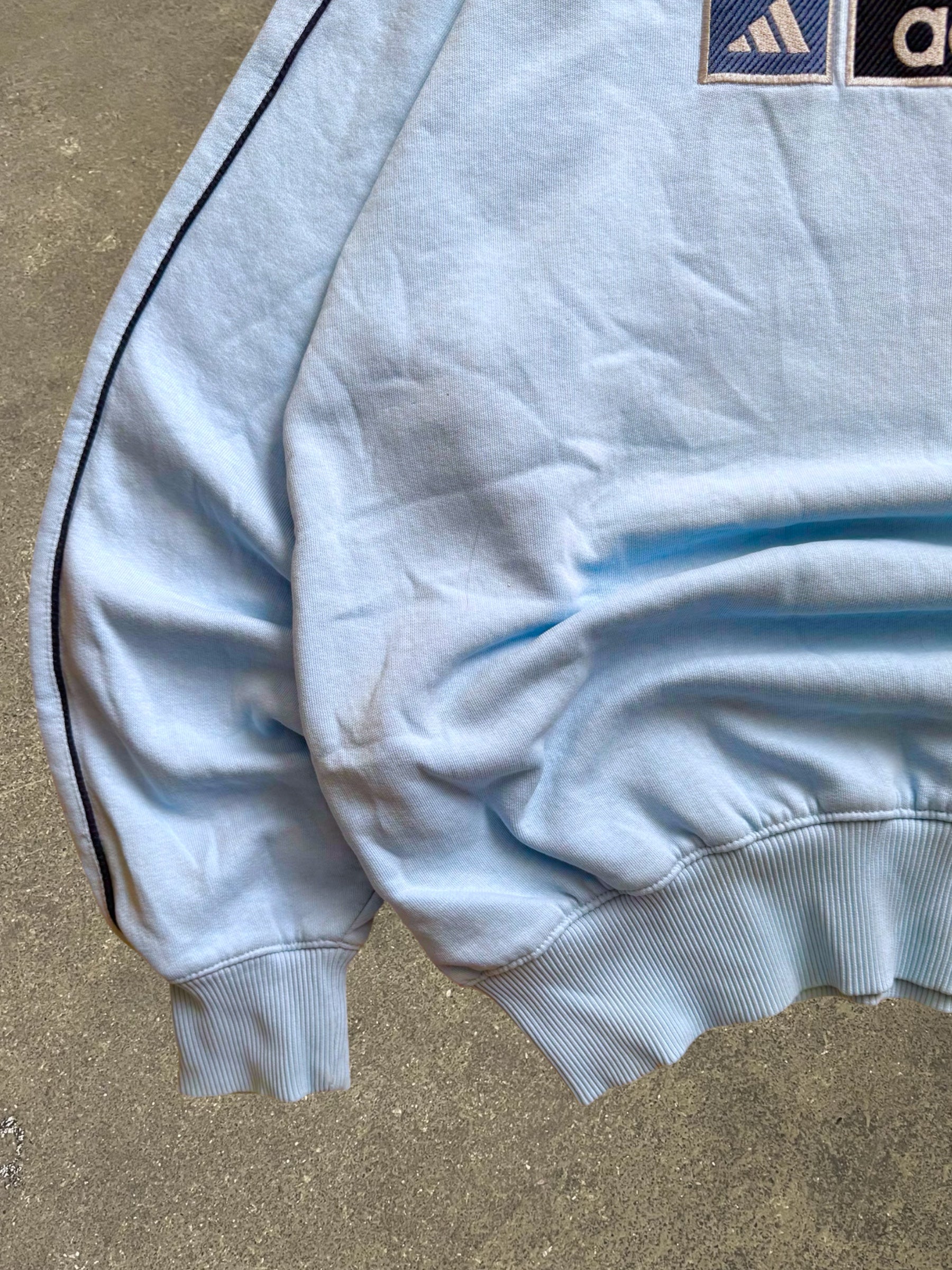VINTAGE 00S BABY-BLUE ADIDAS SWEATSHIRT