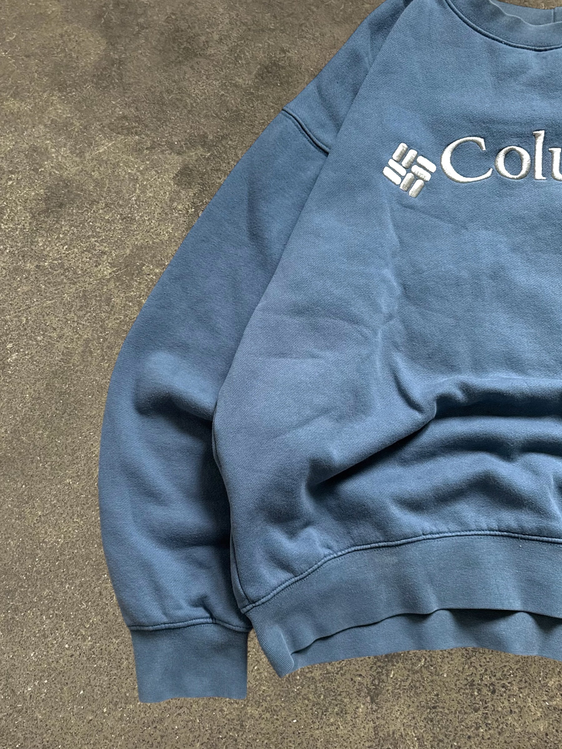 VINTAGE COLUMBIA SWEATSHIRT