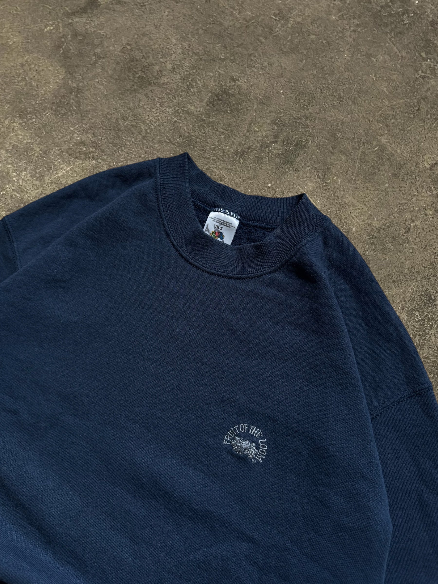 VINTAGE FRUIT OF THE LOOM SWEATSHIRT