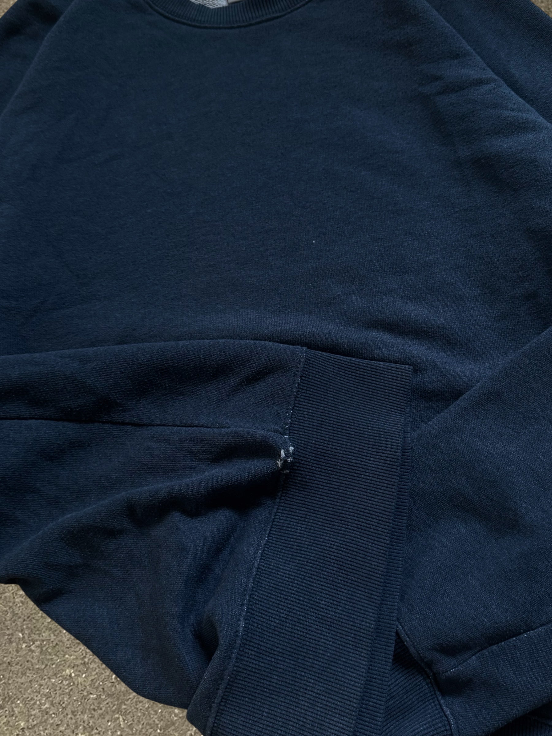 VINTAGE CARHARTT NAVY SWEATSHIRT