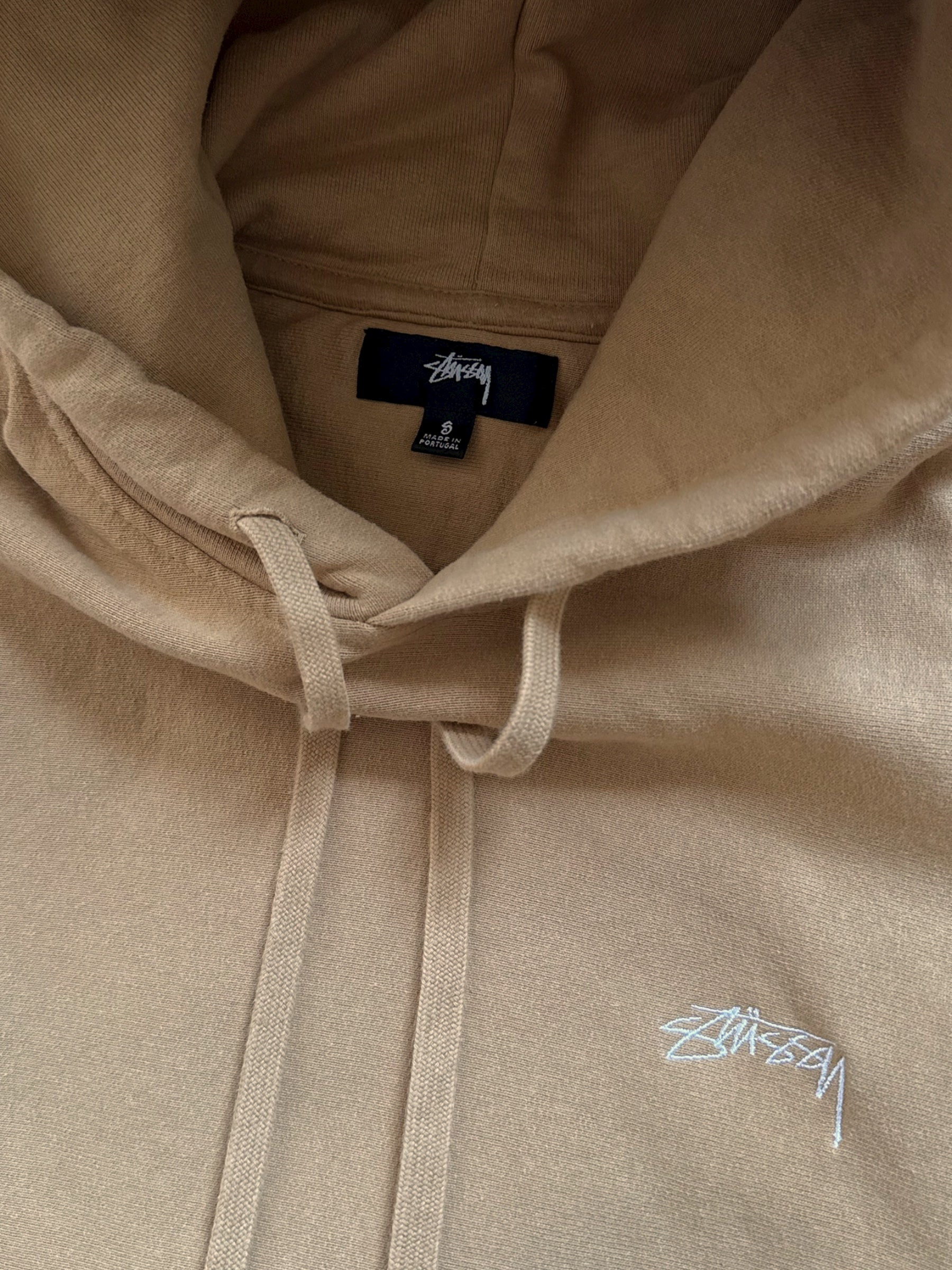 STÜSSY BEIGE APPLIQUE LOGO HOODIE