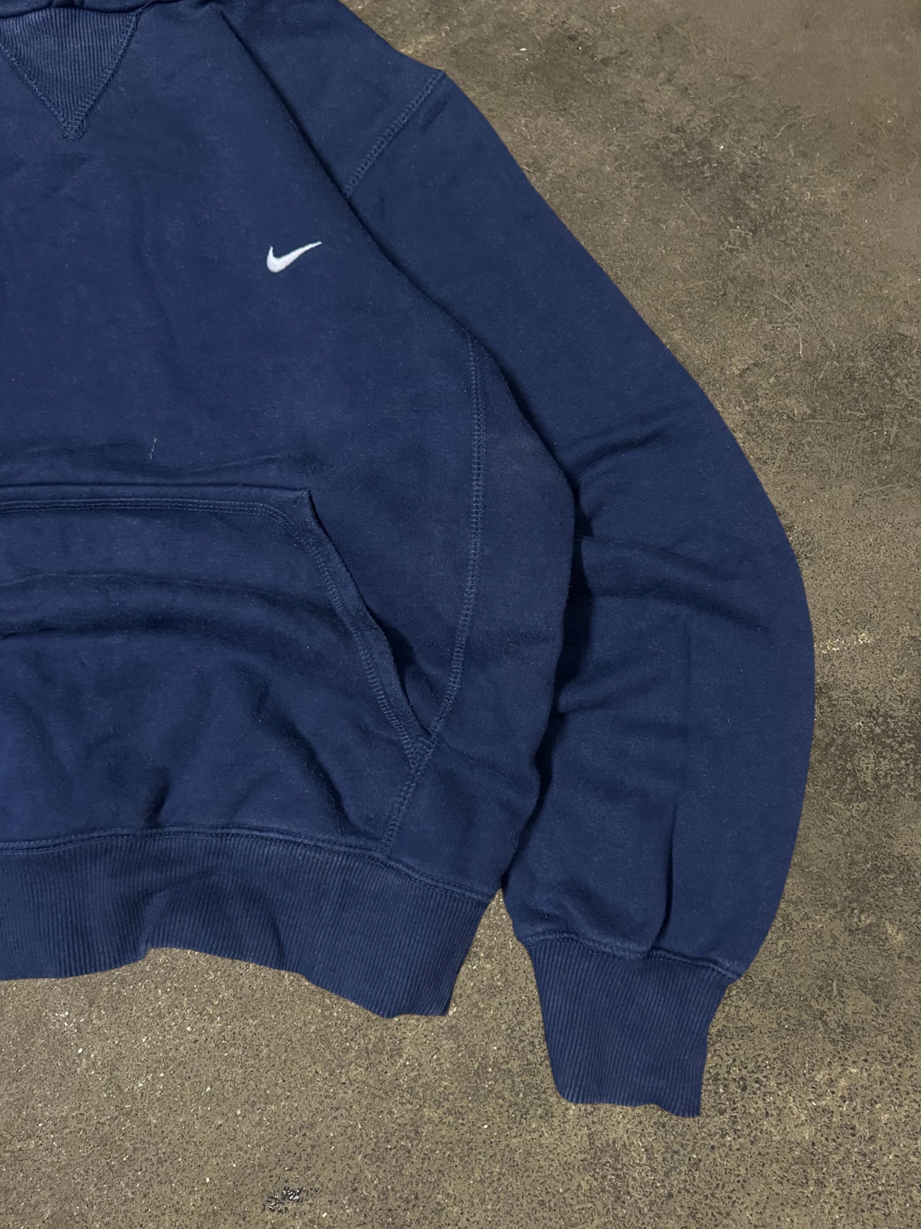 VINTAGE 00S NIKE HOODIE