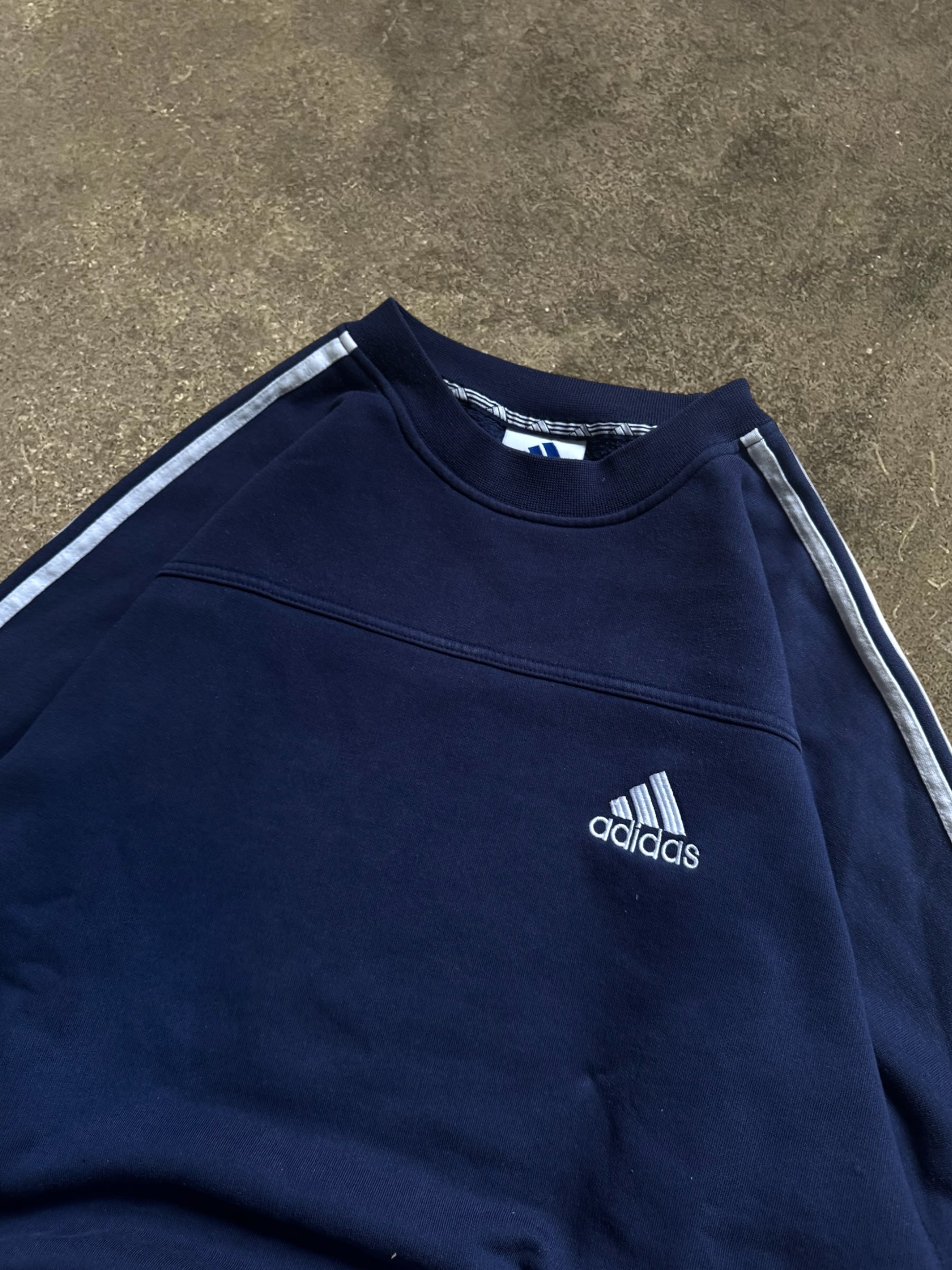 VINTAGE 90S ADIDAS SWEATSHIRT