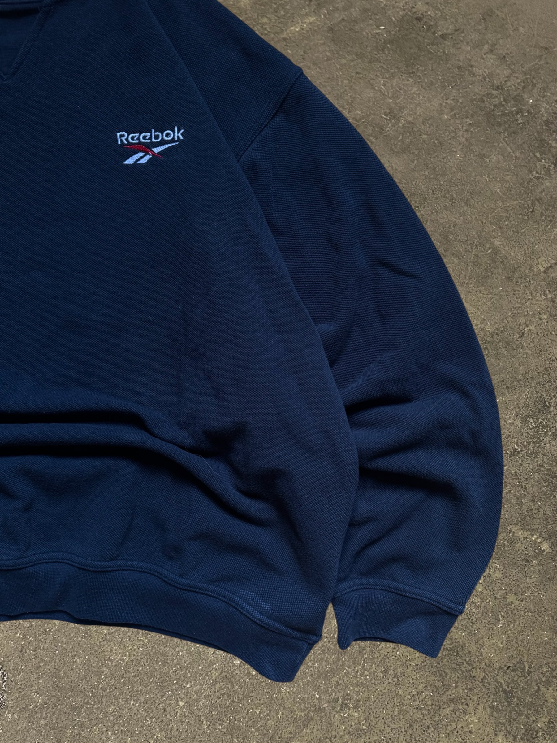 VINTAGE 90S NAVY BLUE REEBOK SWEATSHIRT
