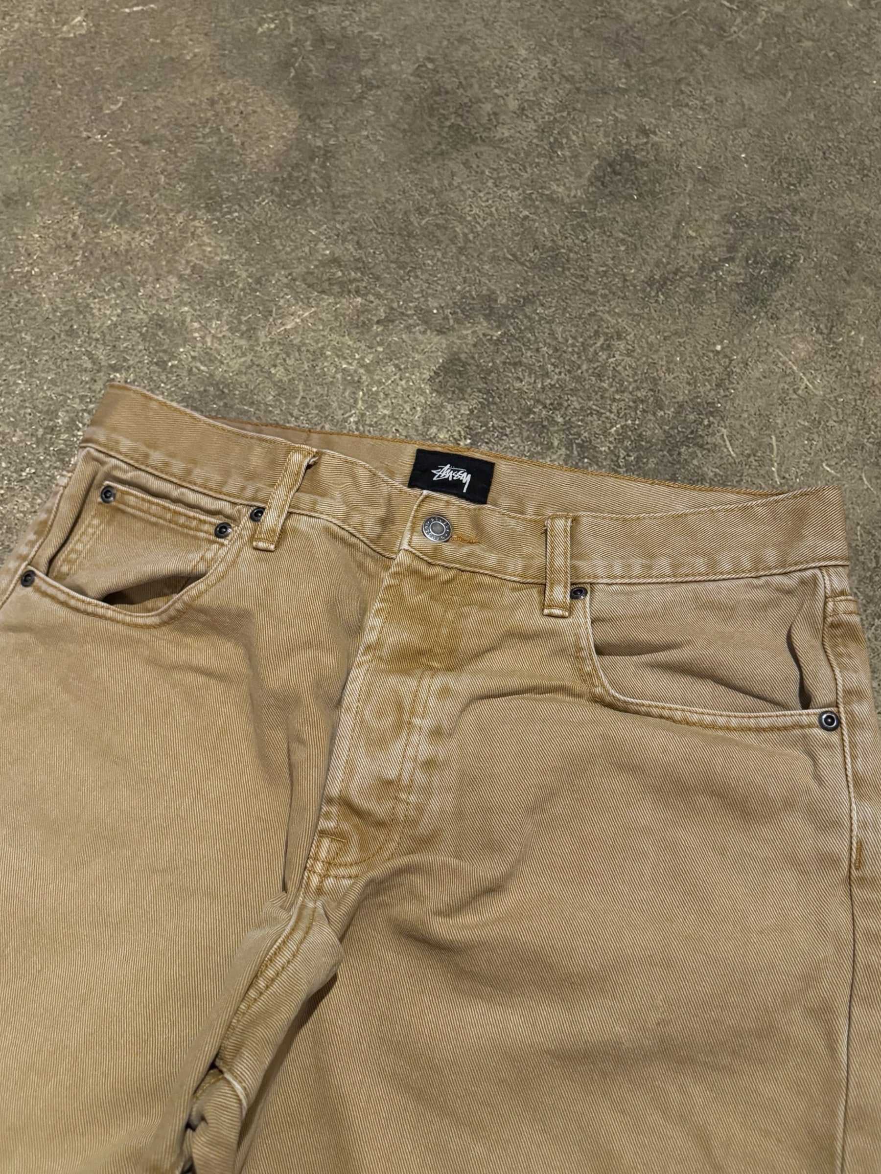 STÜSSY BEIGE CLASSIC JEANS