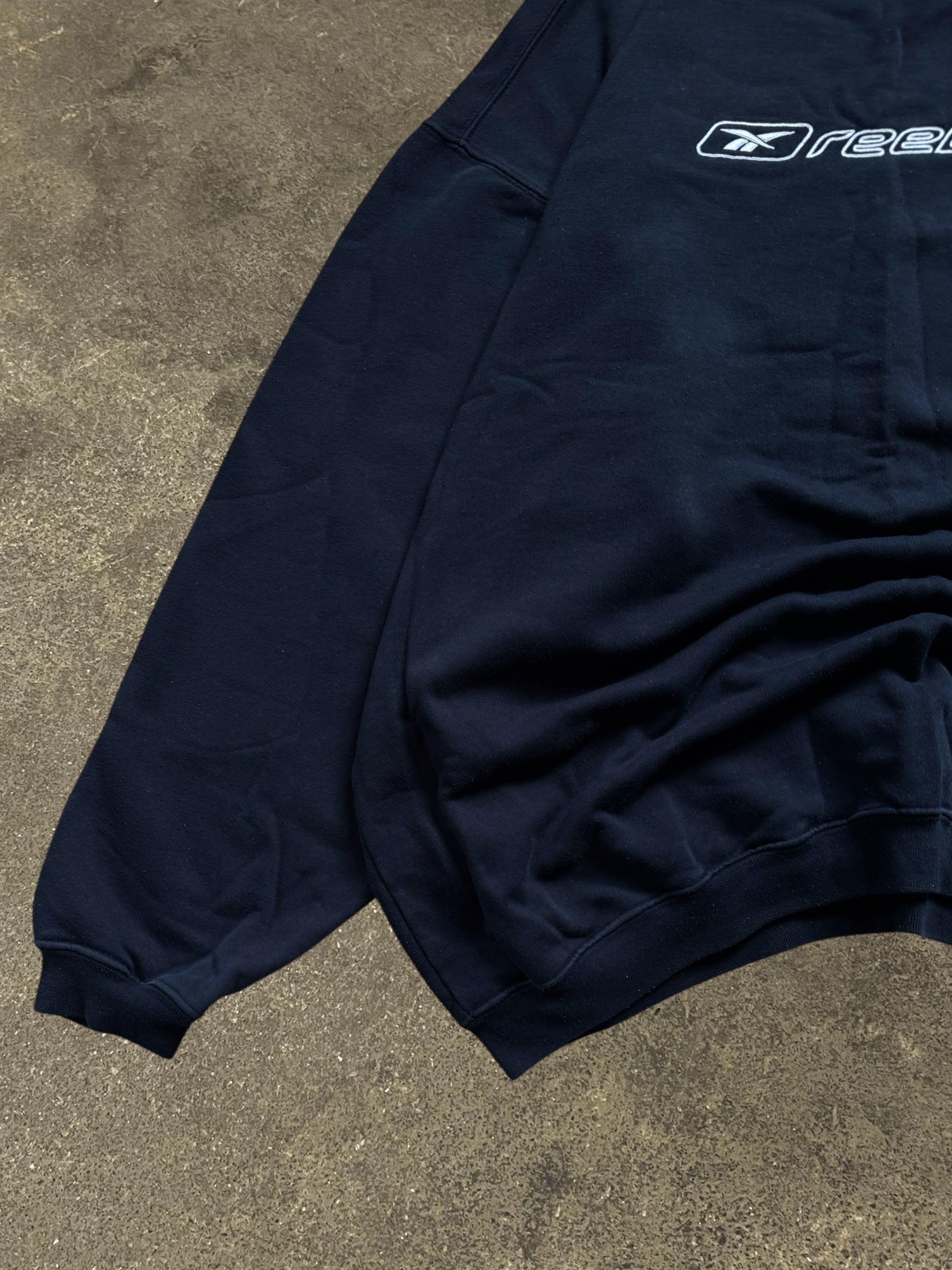 VINTAGE 90S REEBOK SWEATSHIRT