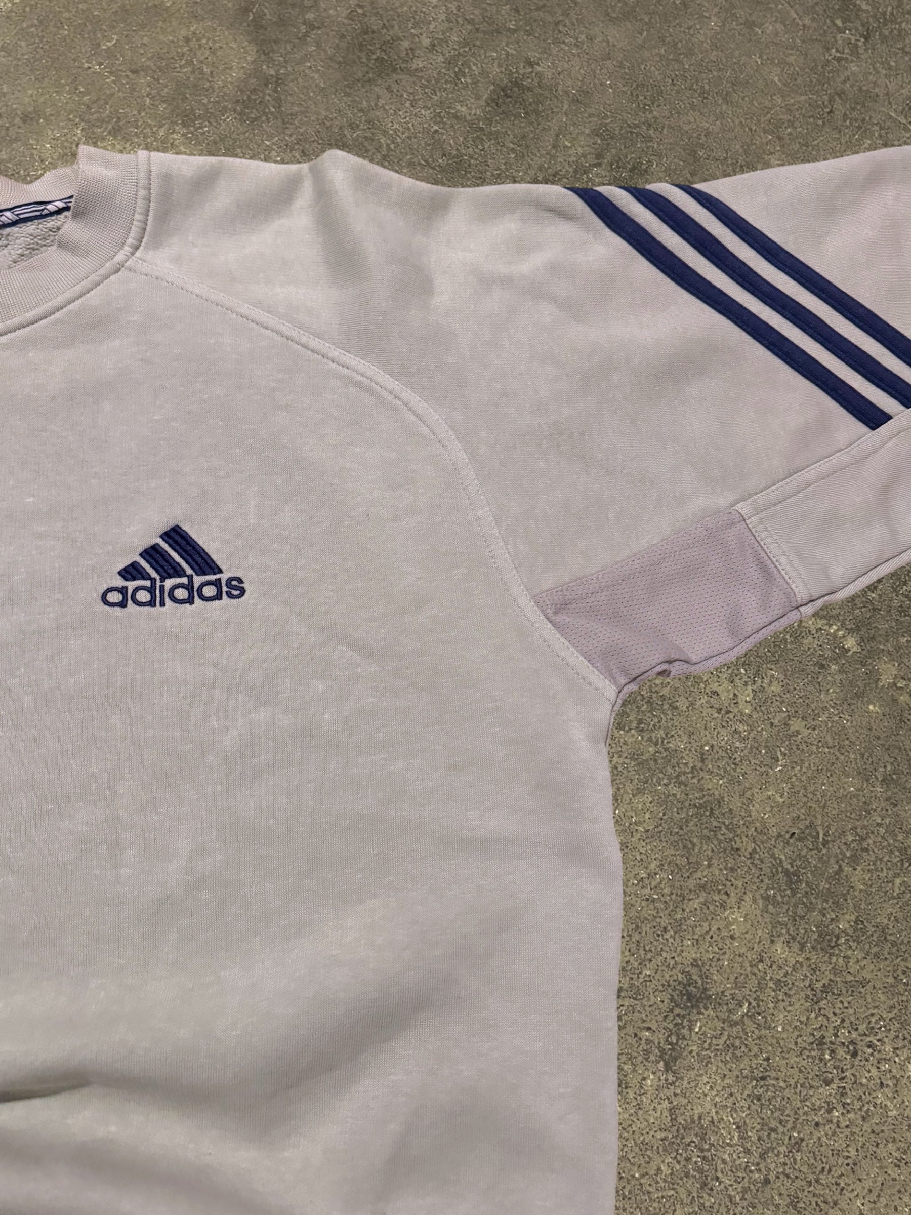 VINTAGE 90S ADIDAS LITTLE LOGO SWEATSHIRT