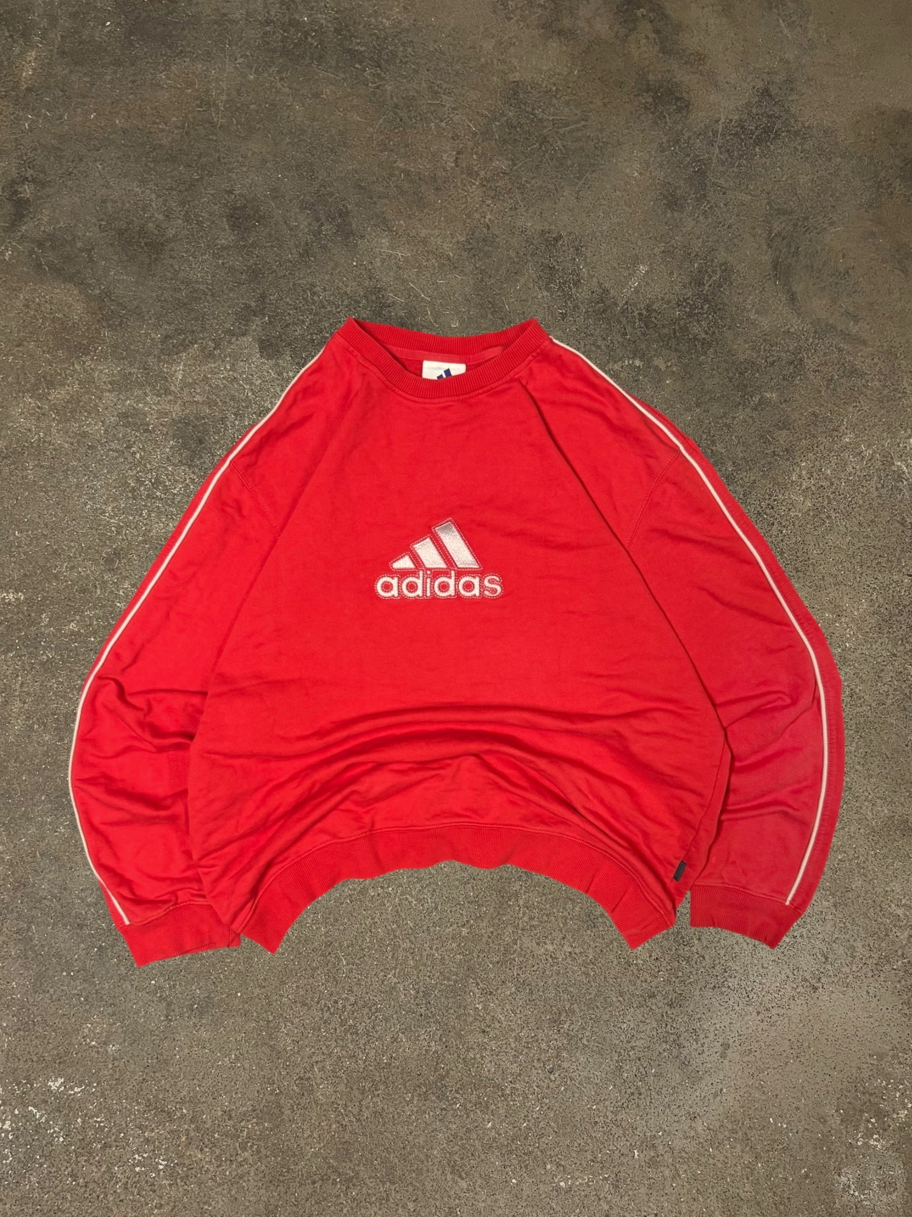 VINTAGE 90S RED ADIDAS SWEATSHIRT