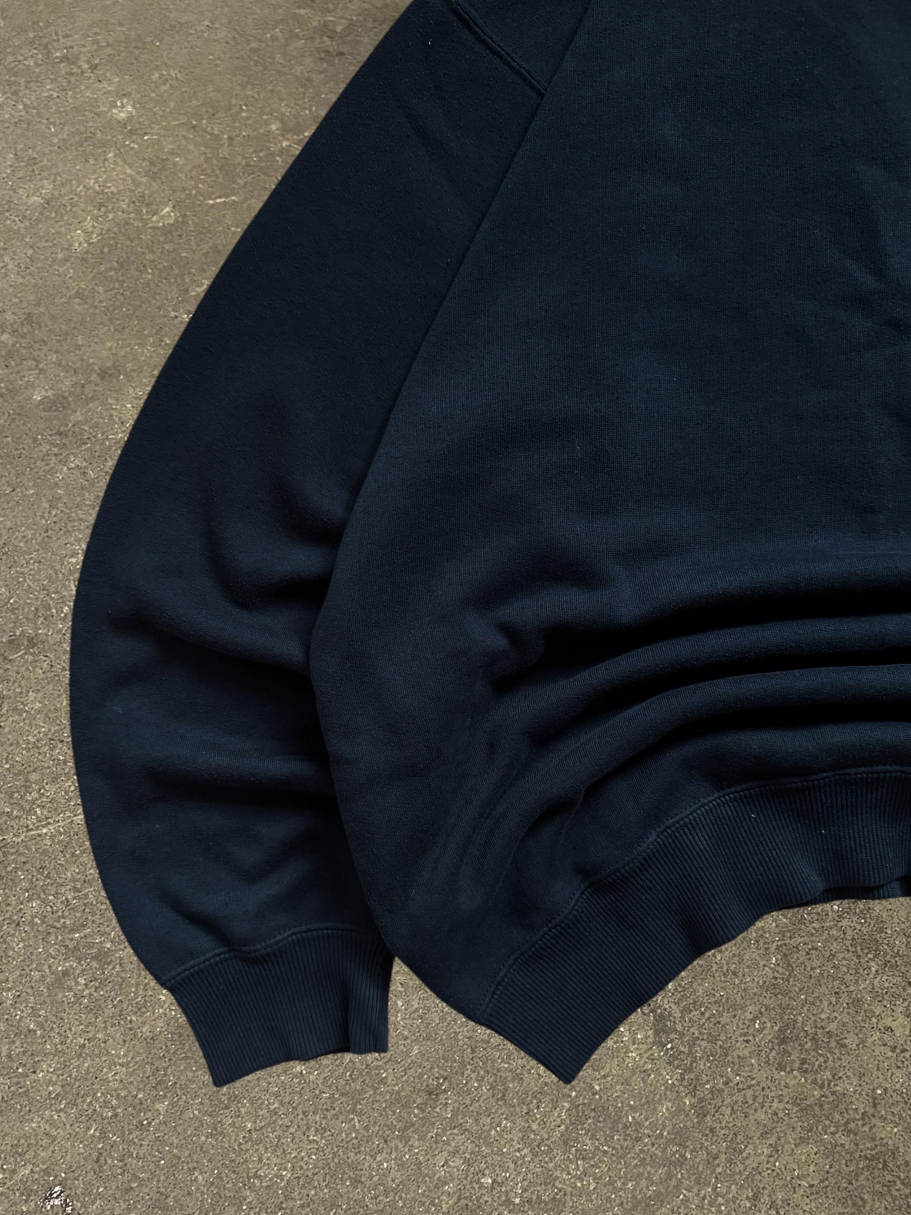 VINTAGE 90S NAVY REEBOK SWEATSHIRT