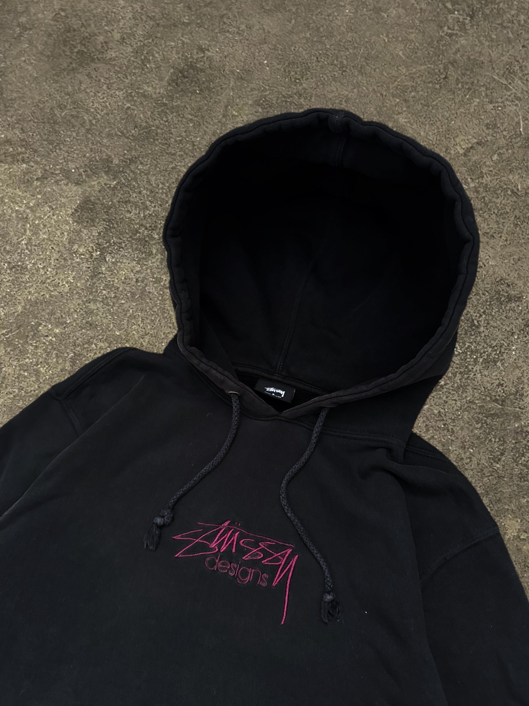 STÜSSY DESIGN HOODIE