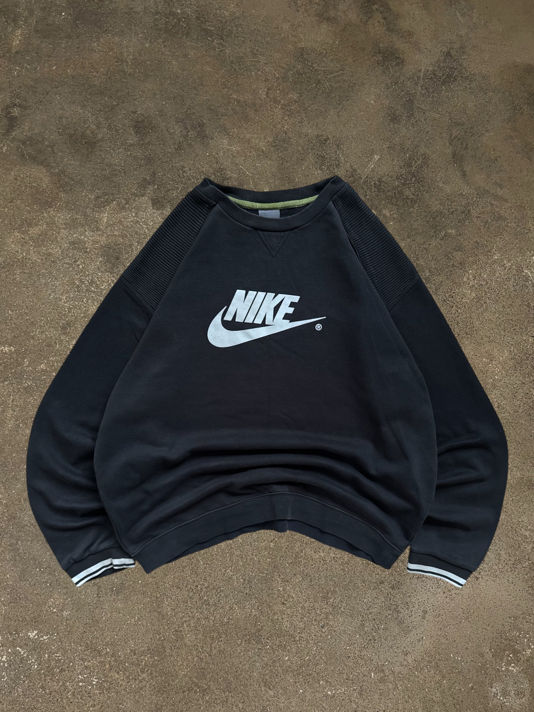 VINTAGE 00S NIKE LOGO SWEATSHIRT