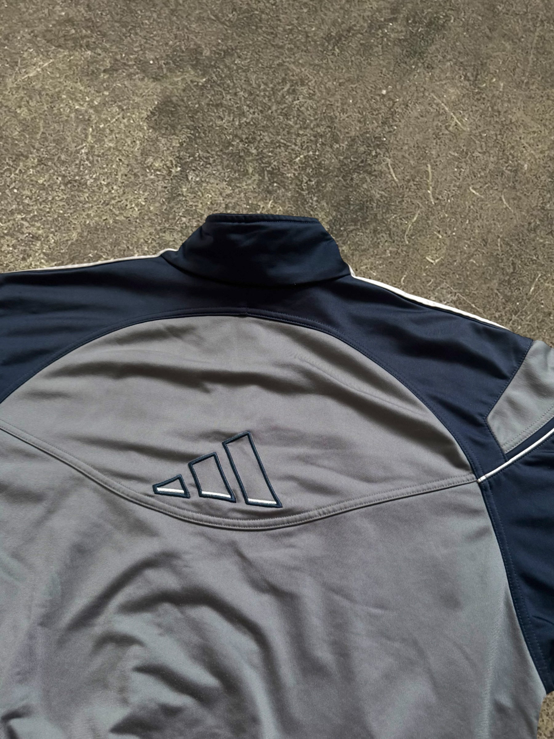 VINTAGE 00S ADIDAS TRACK JACKET