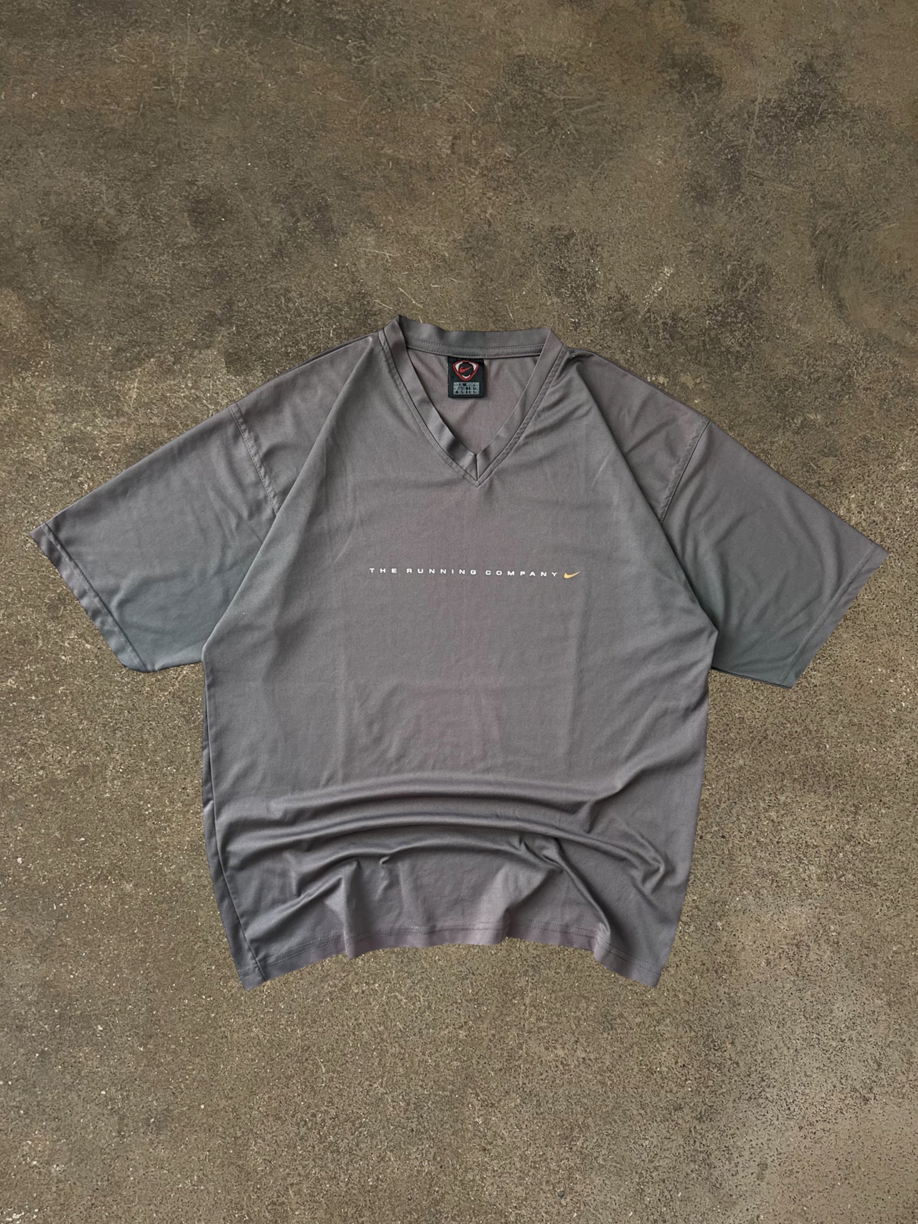 VINTAGE 90S NIKE T-SHIRT