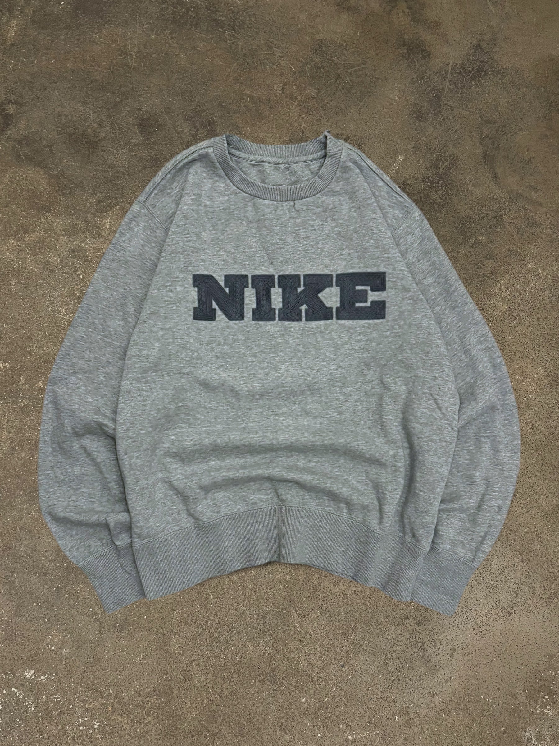NIKE SPELLOUT SWEATSHIRT