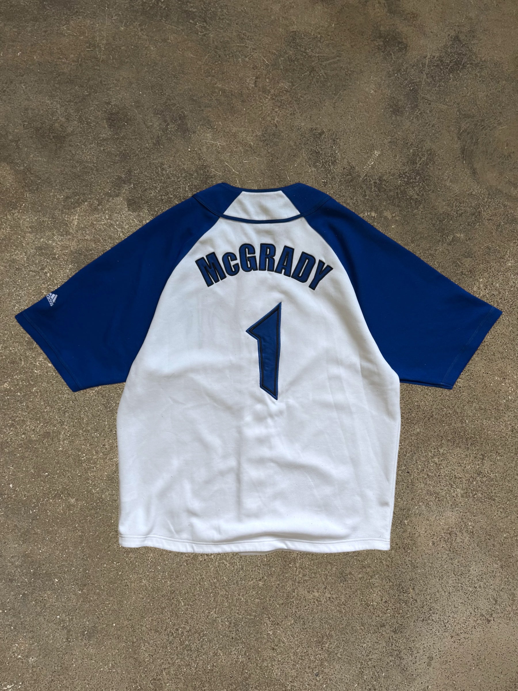 VINTAGE 00S ADIDAS BASKETBALL T-SHIRT