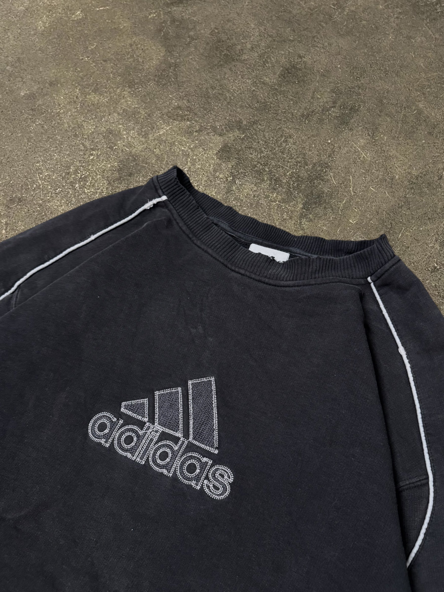 VINTAGE 00S ADIDAS SWEATSHIRT
