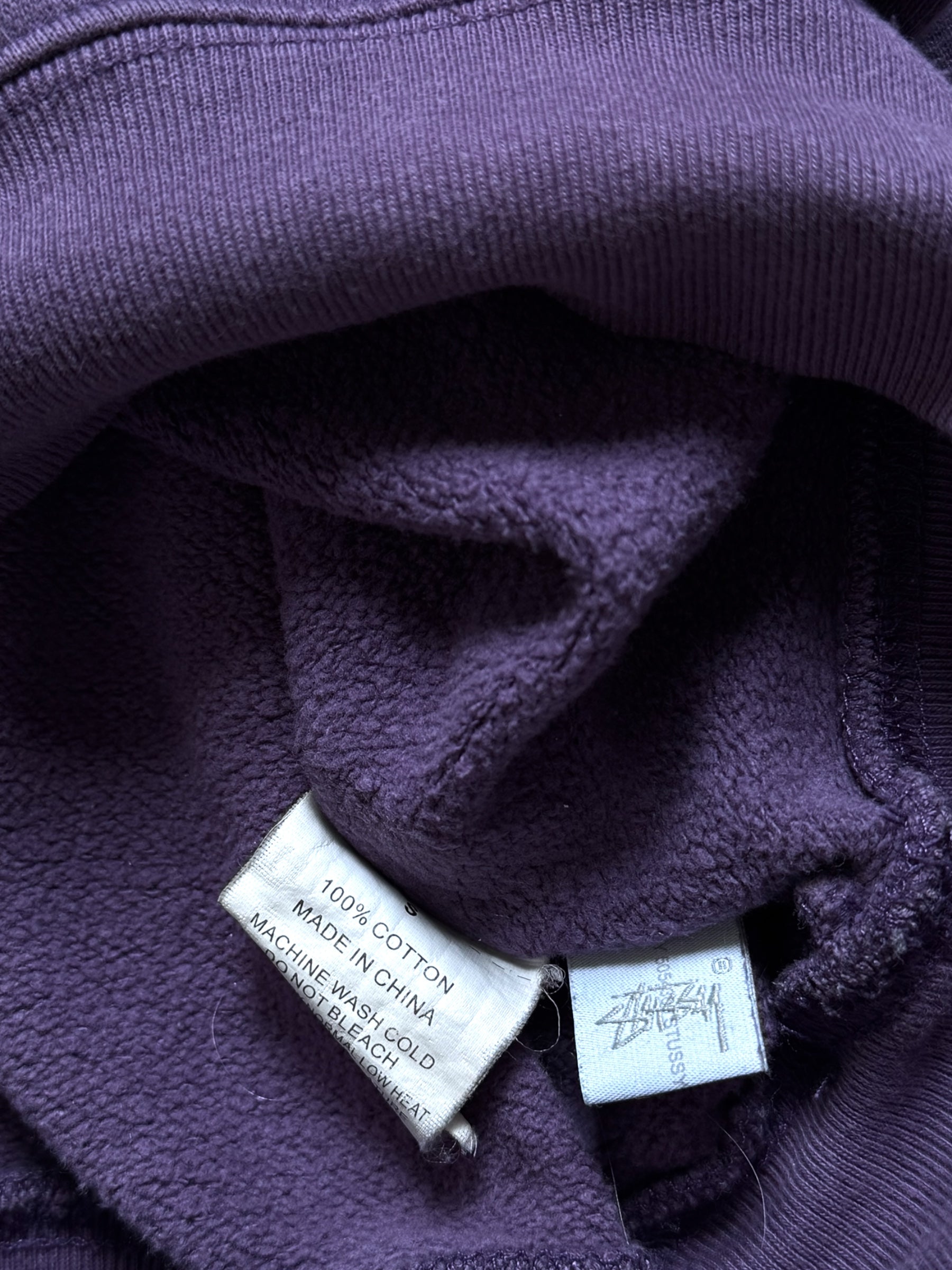 STÜSSY UPSIDE DOWN LOGO SWEATSHIRT