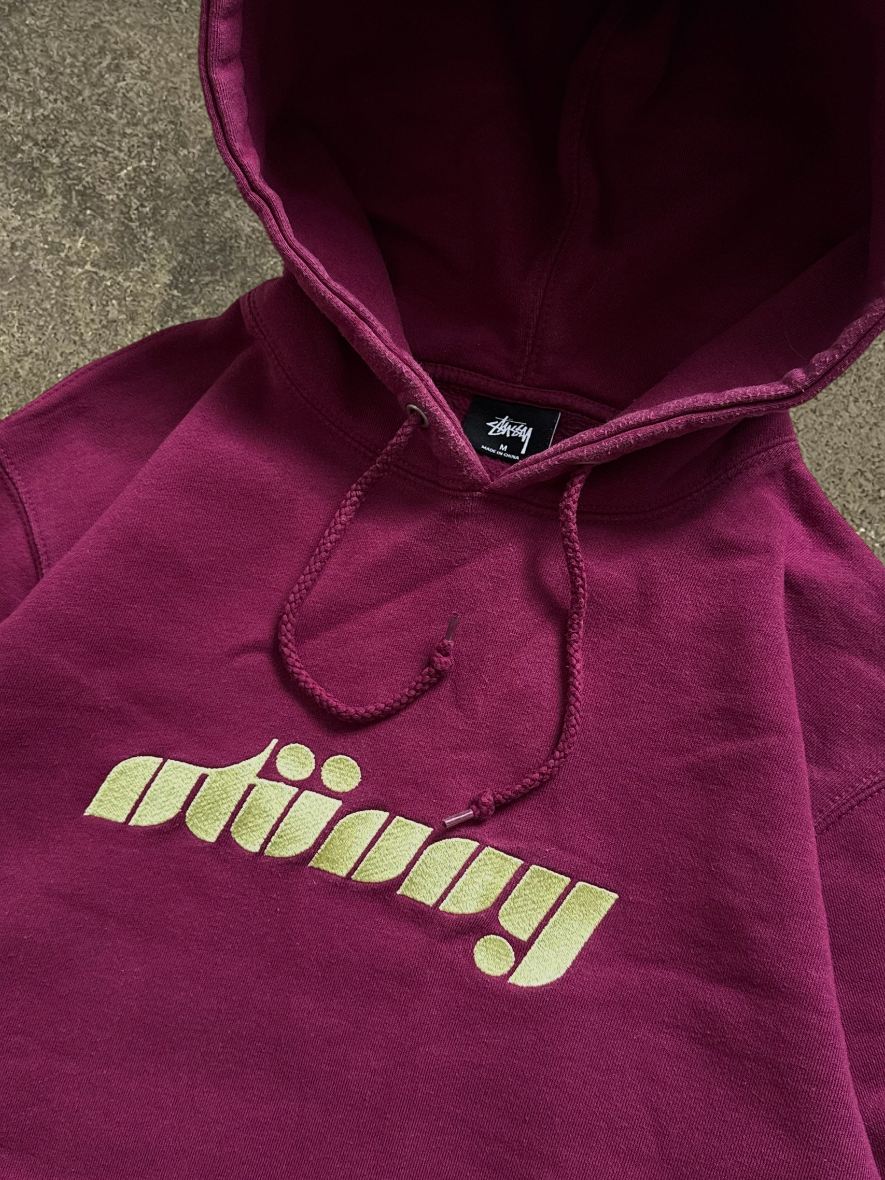 STÜSSY PRETTY LOGO HOODIE