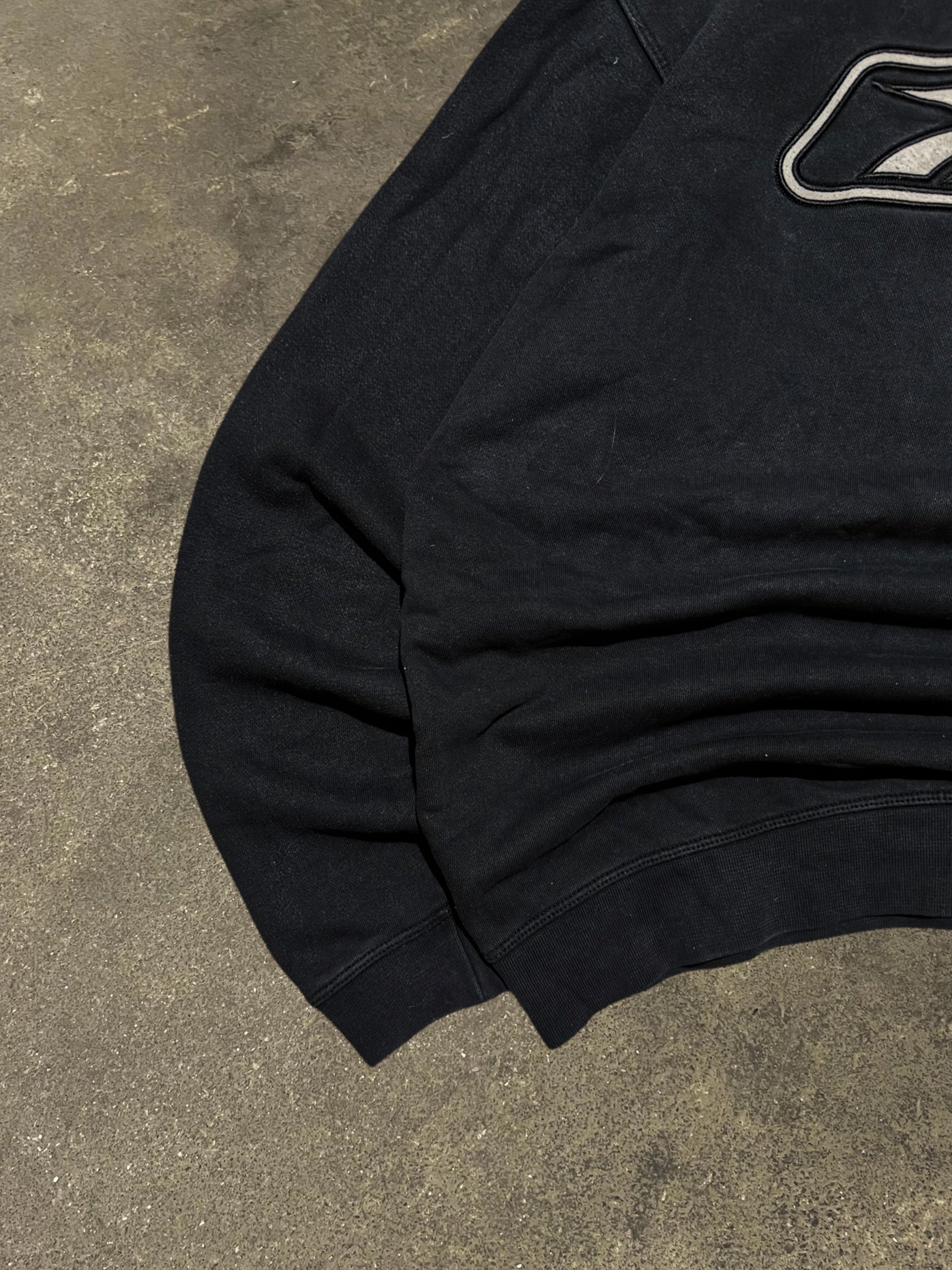 VINTAGE BLACK REEBOK BIG LOGO SWEATSHIRT