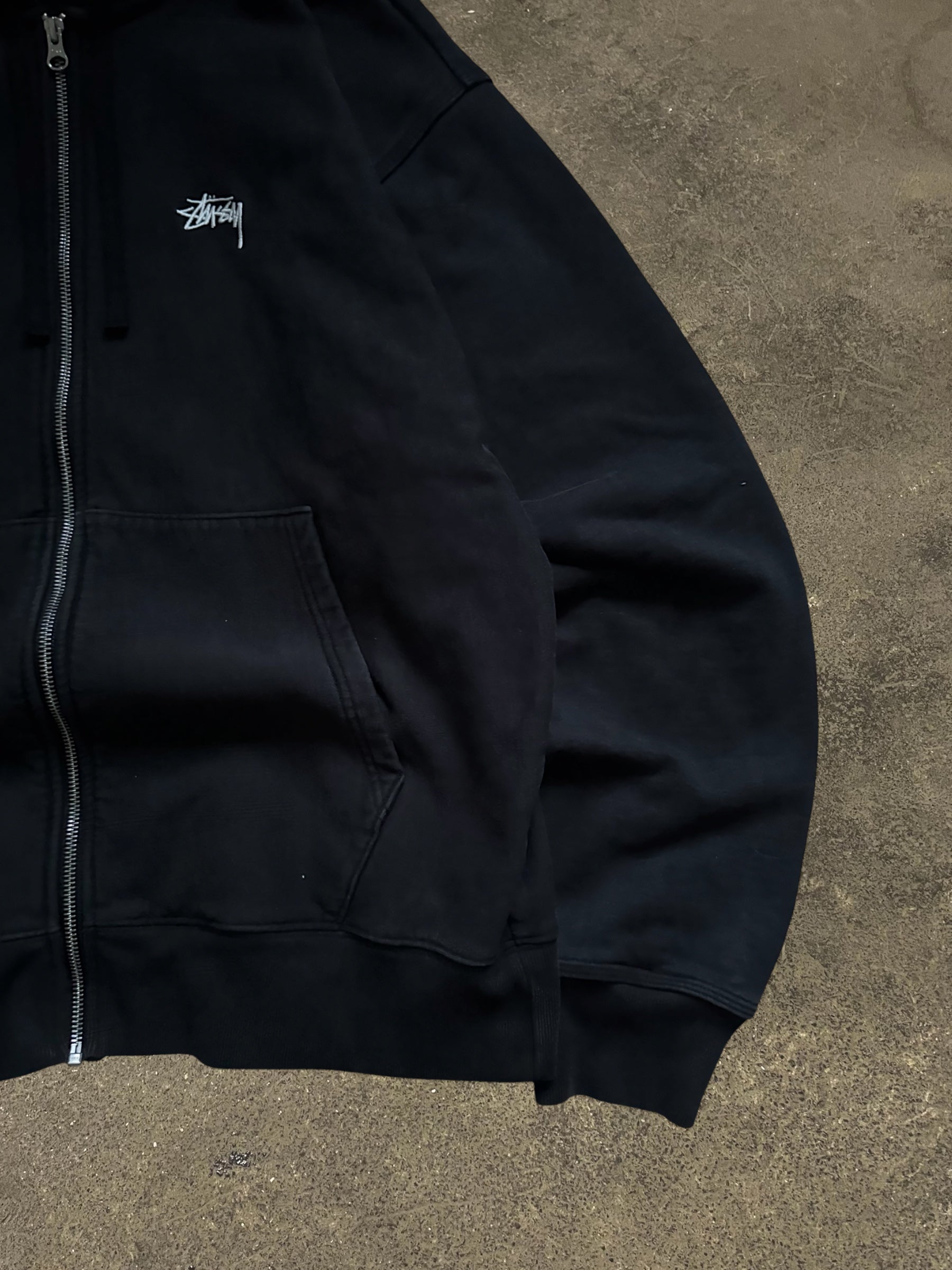 STÜSSY STOCK LOGO ZIP-UP HOODIE
