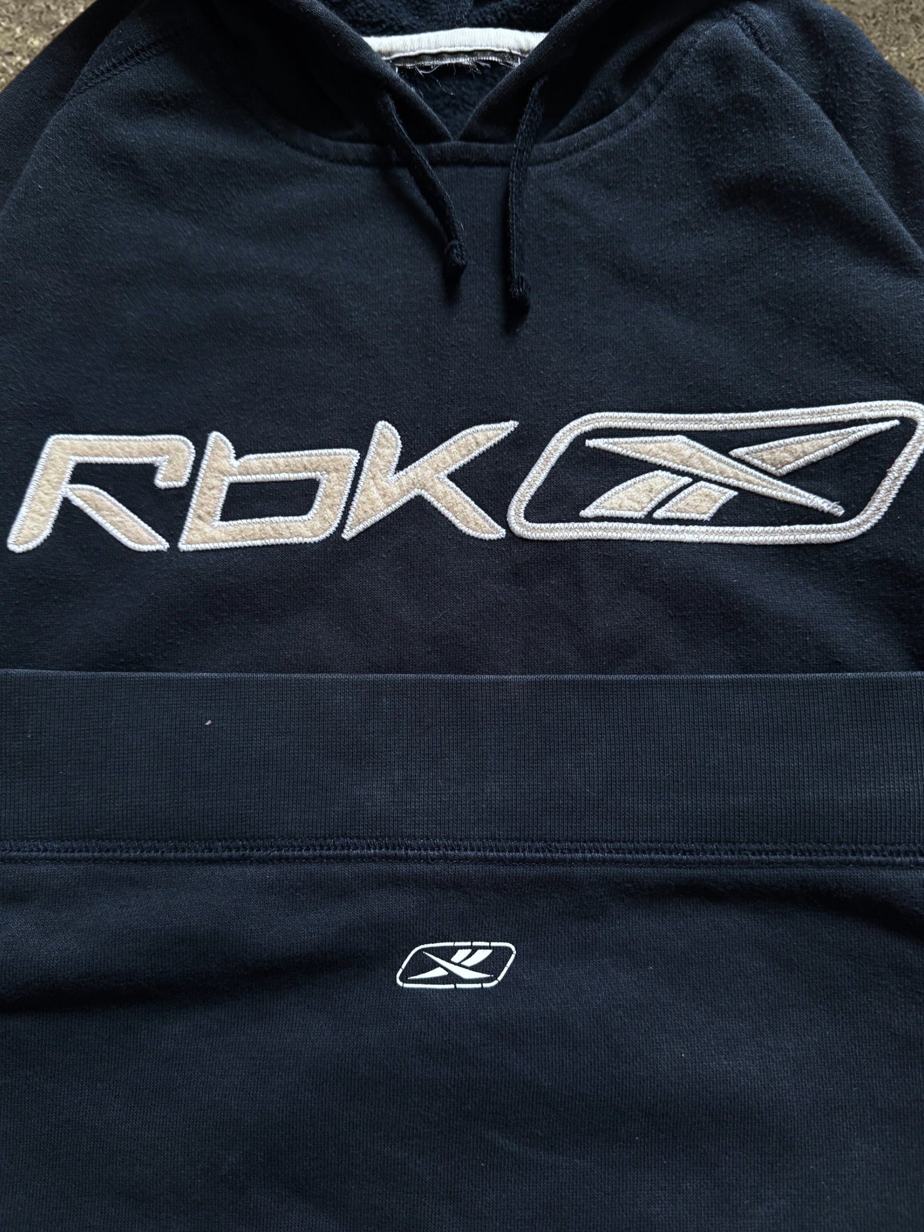 VINTAGE REEBOK HOODIE