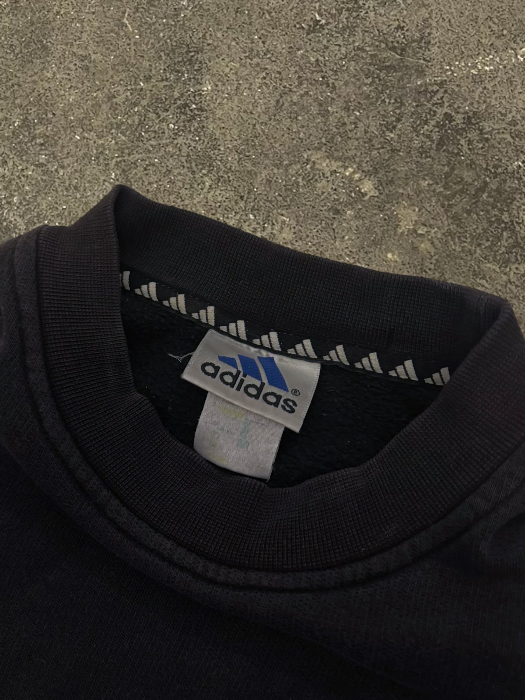 VINTAGE 90S ADIDAS SWEATSHIRT
