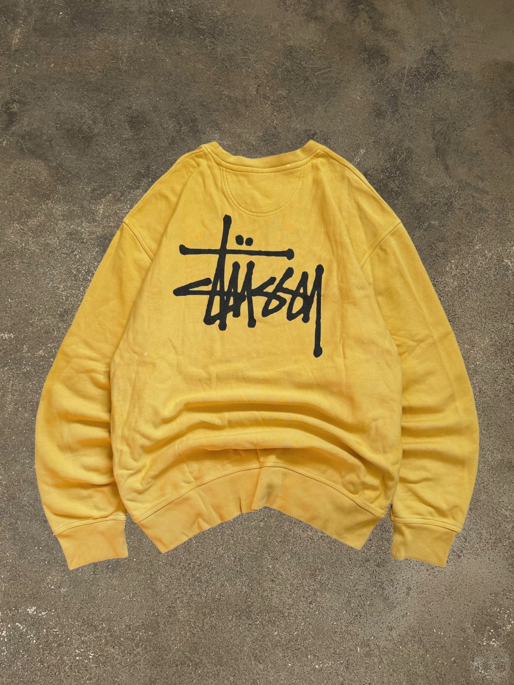 STÜSSY YELLOW BASIC LOGO SWEATSHIRT