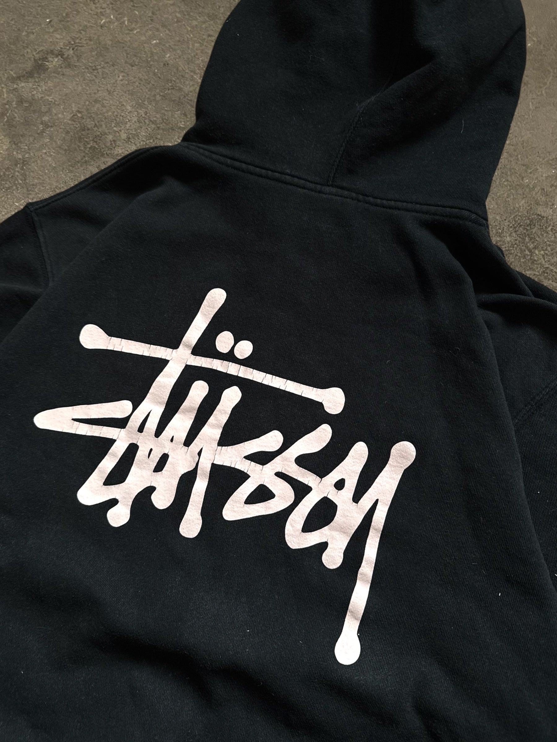 STÜSSY BASIC LOGO ZIP-UP HOODIE