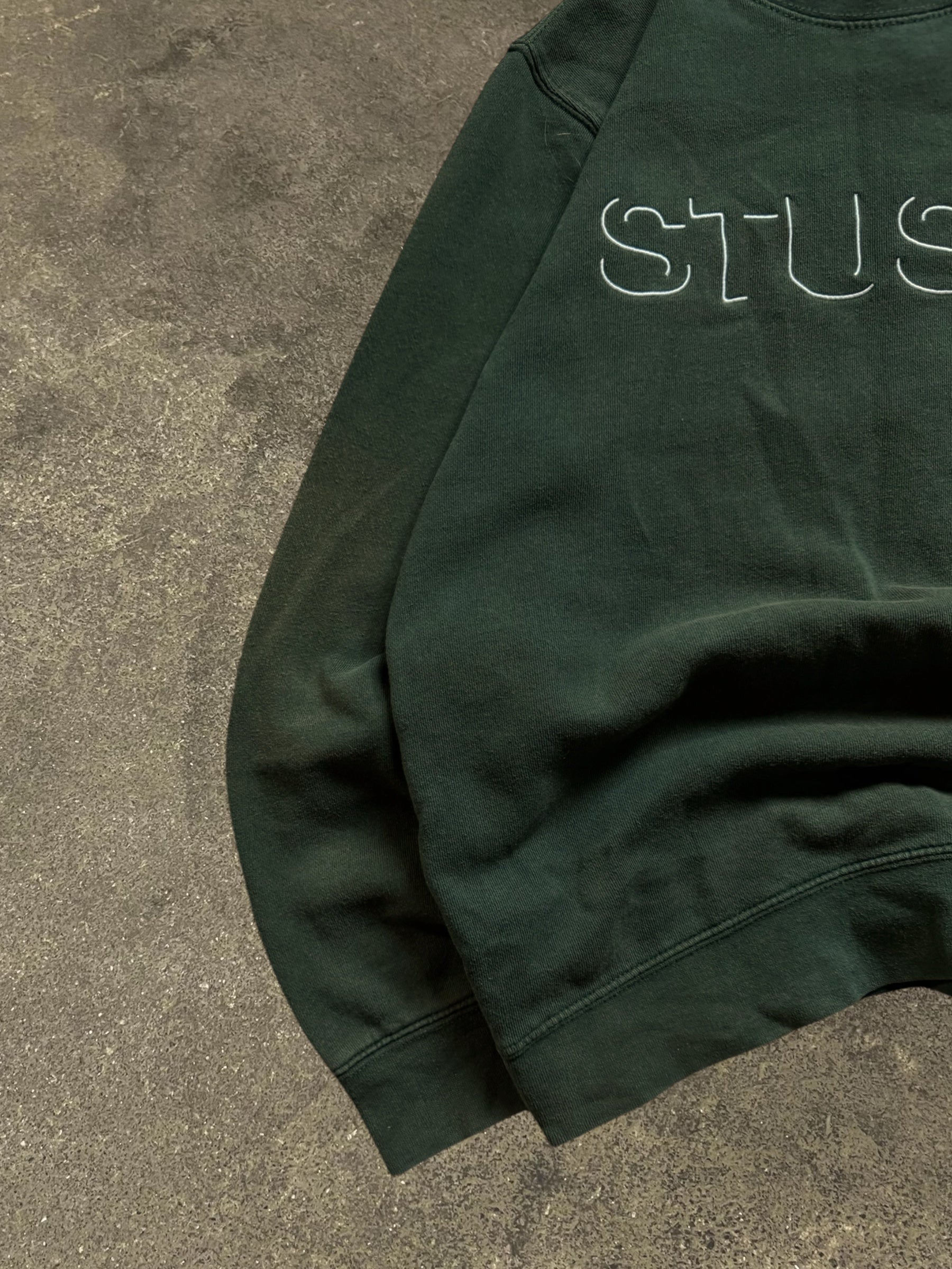 STÜSSY SHADOW APPLIQUE SWEATSHIRT