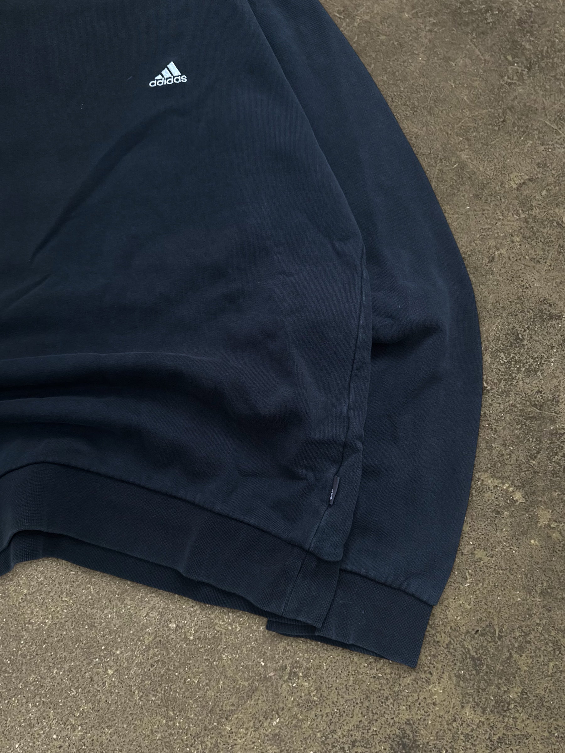 VINTAGE 00S ADIDAS SWEATSHIRT