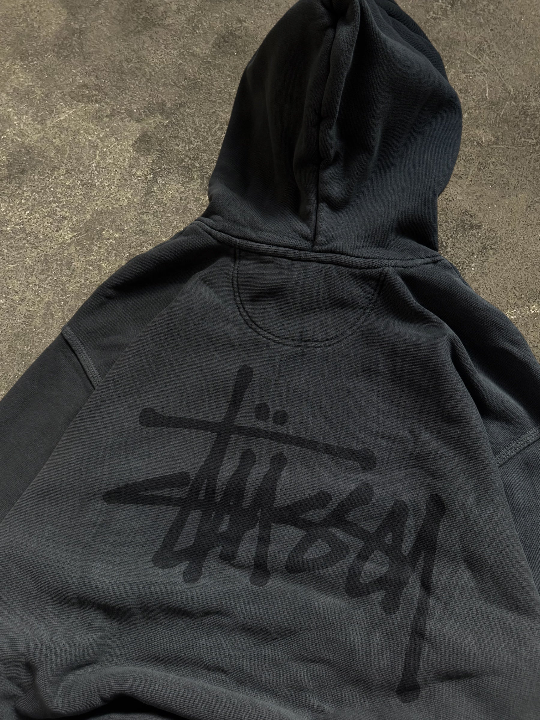 STÜSSY PIGMENT DYED BASIC LOGO HOODIE