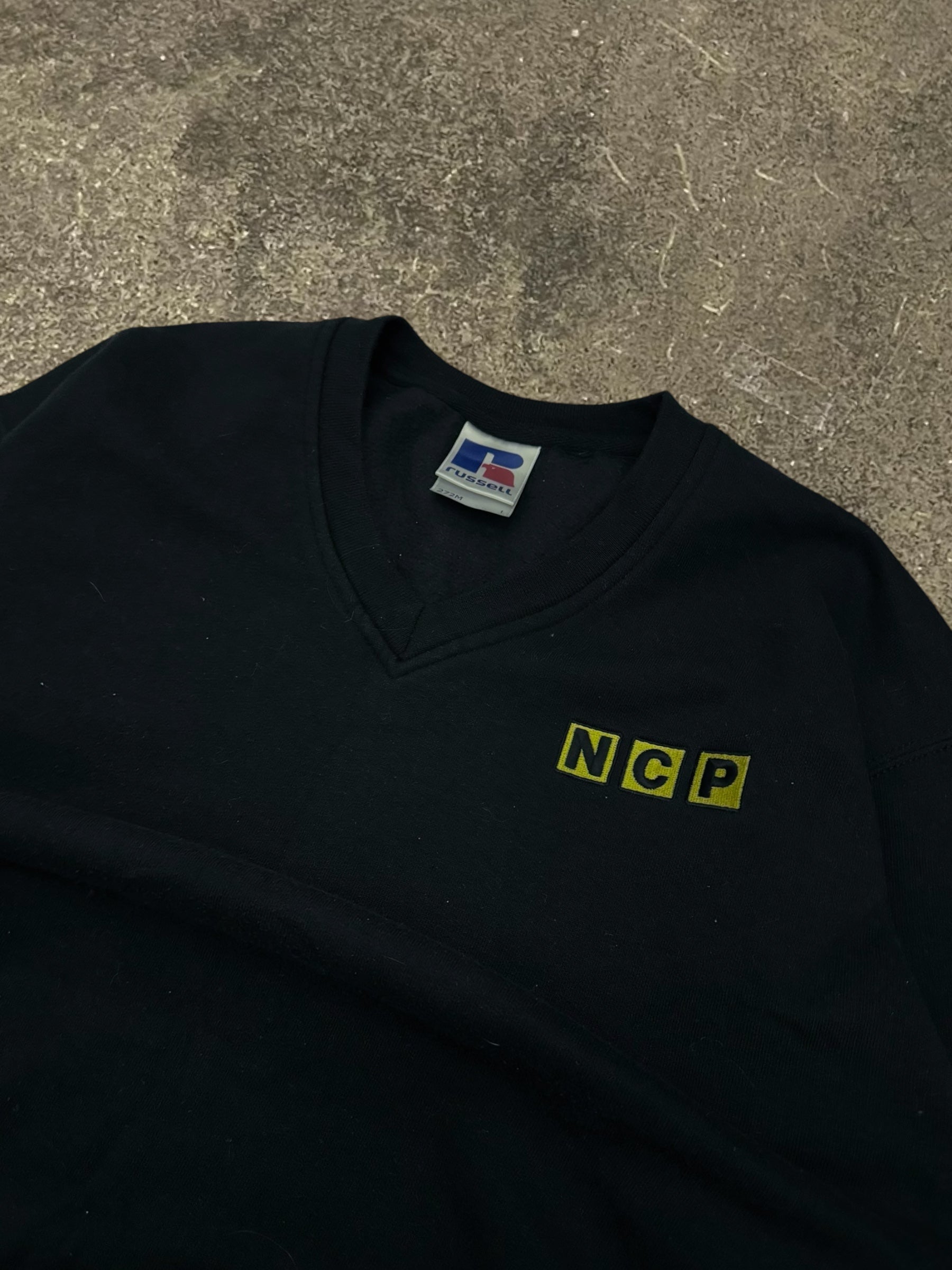 RUSSELL V-NECK SWEATSHIRT