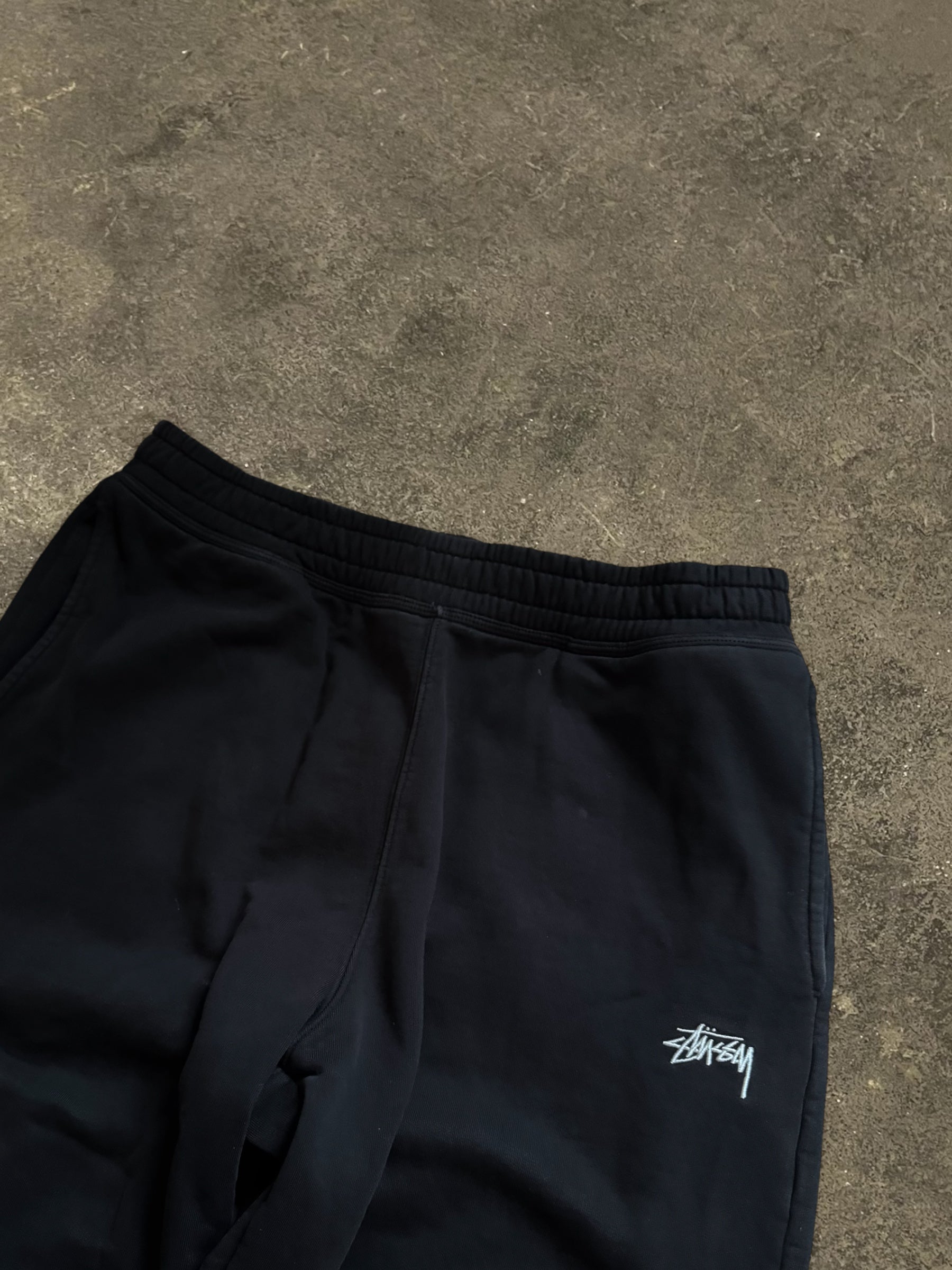STÜSSY STOCK LOGO SWEATPANTS