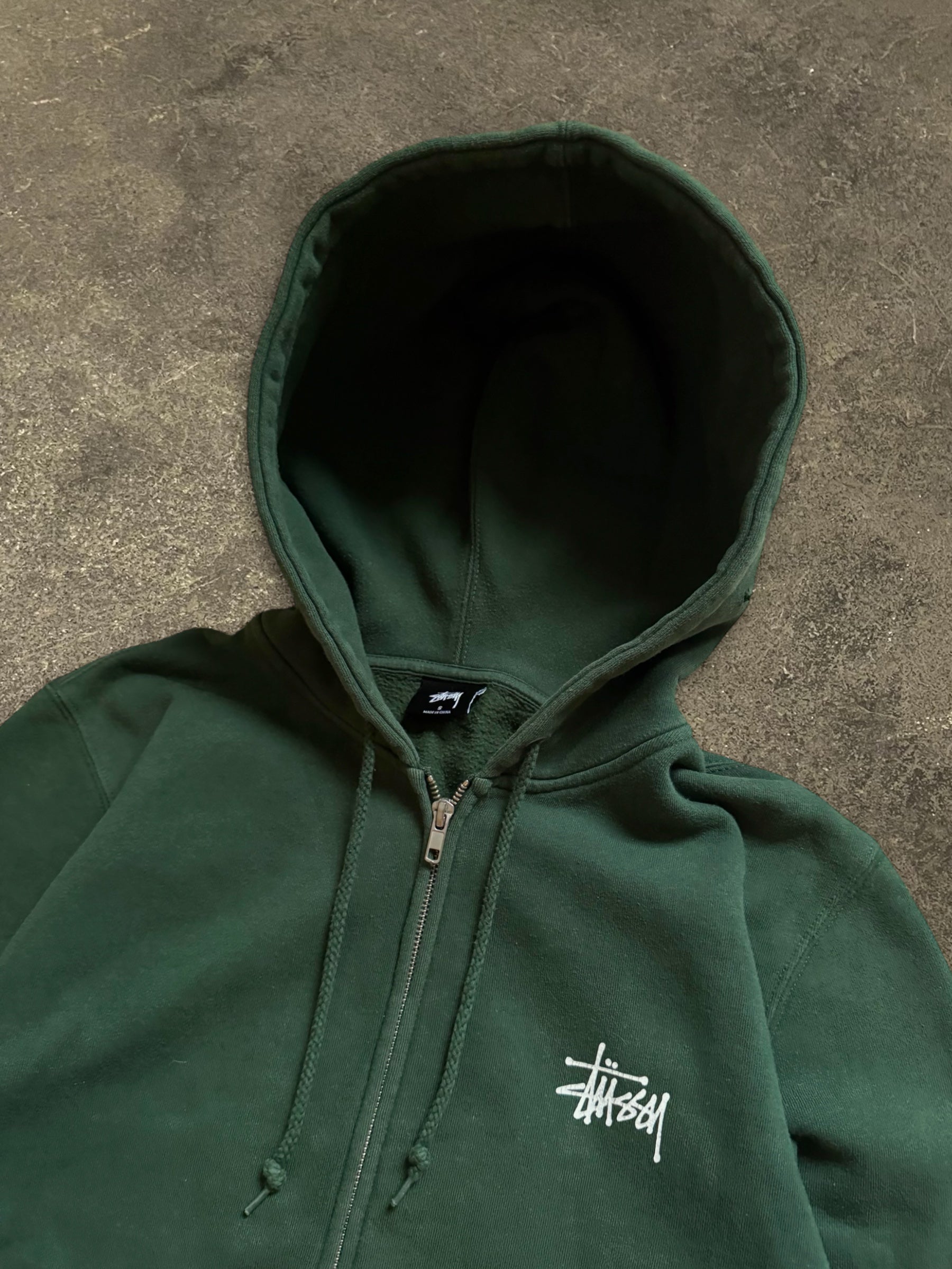 STÜSSY BASIC LOGO ZIP-UP HOODIE