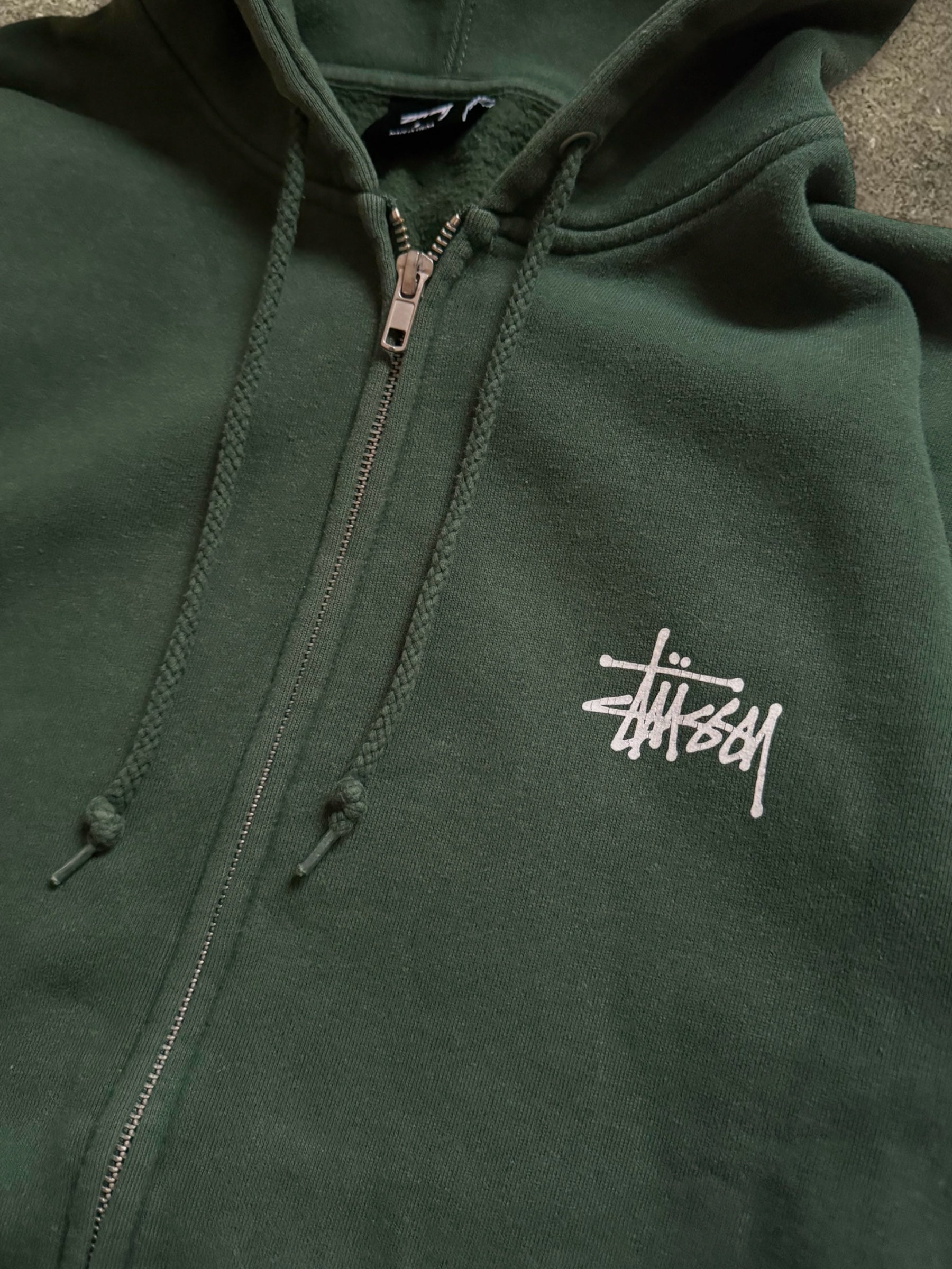 STÜSSY BASIC LOGO ZIP-UP HOODIE