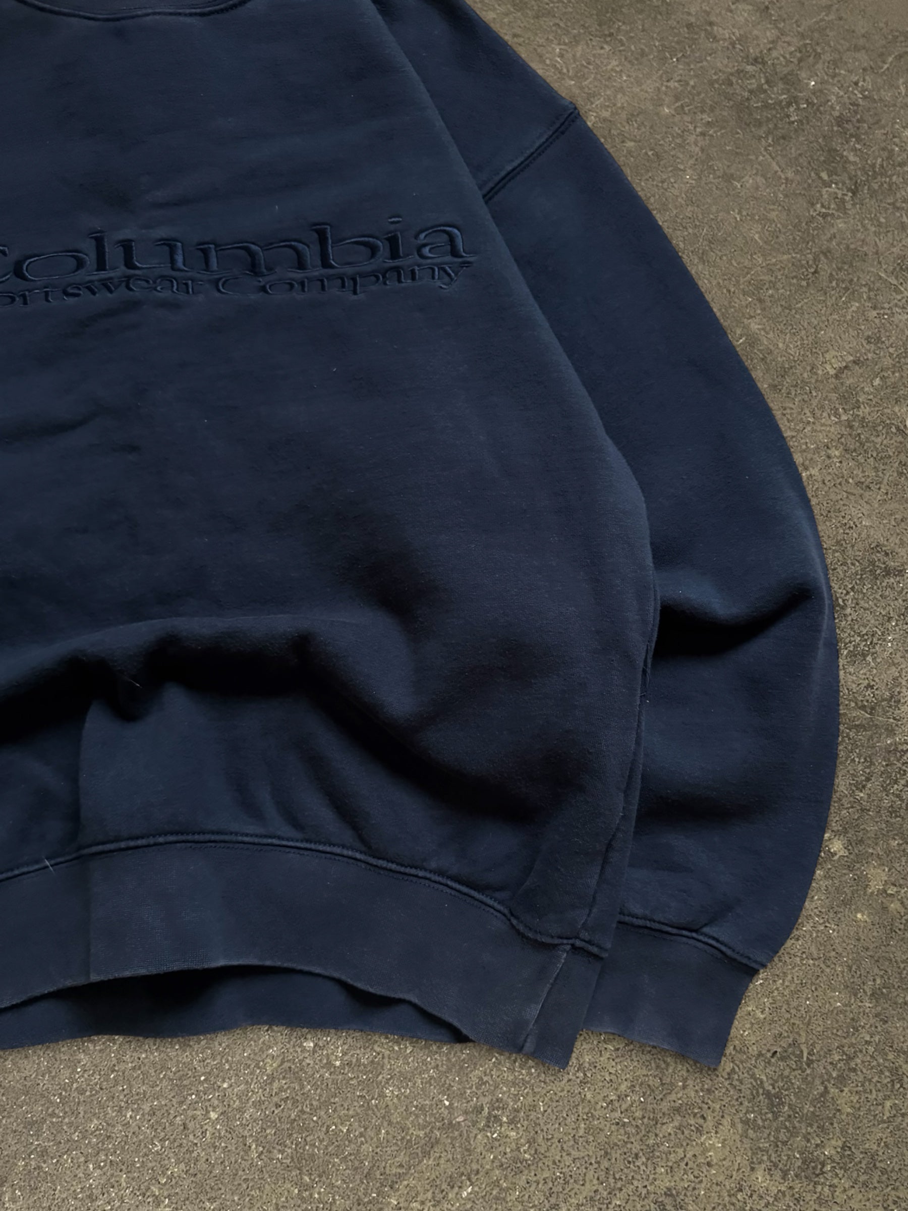 VINTAGE COLUMBIA SWEATSHIRT