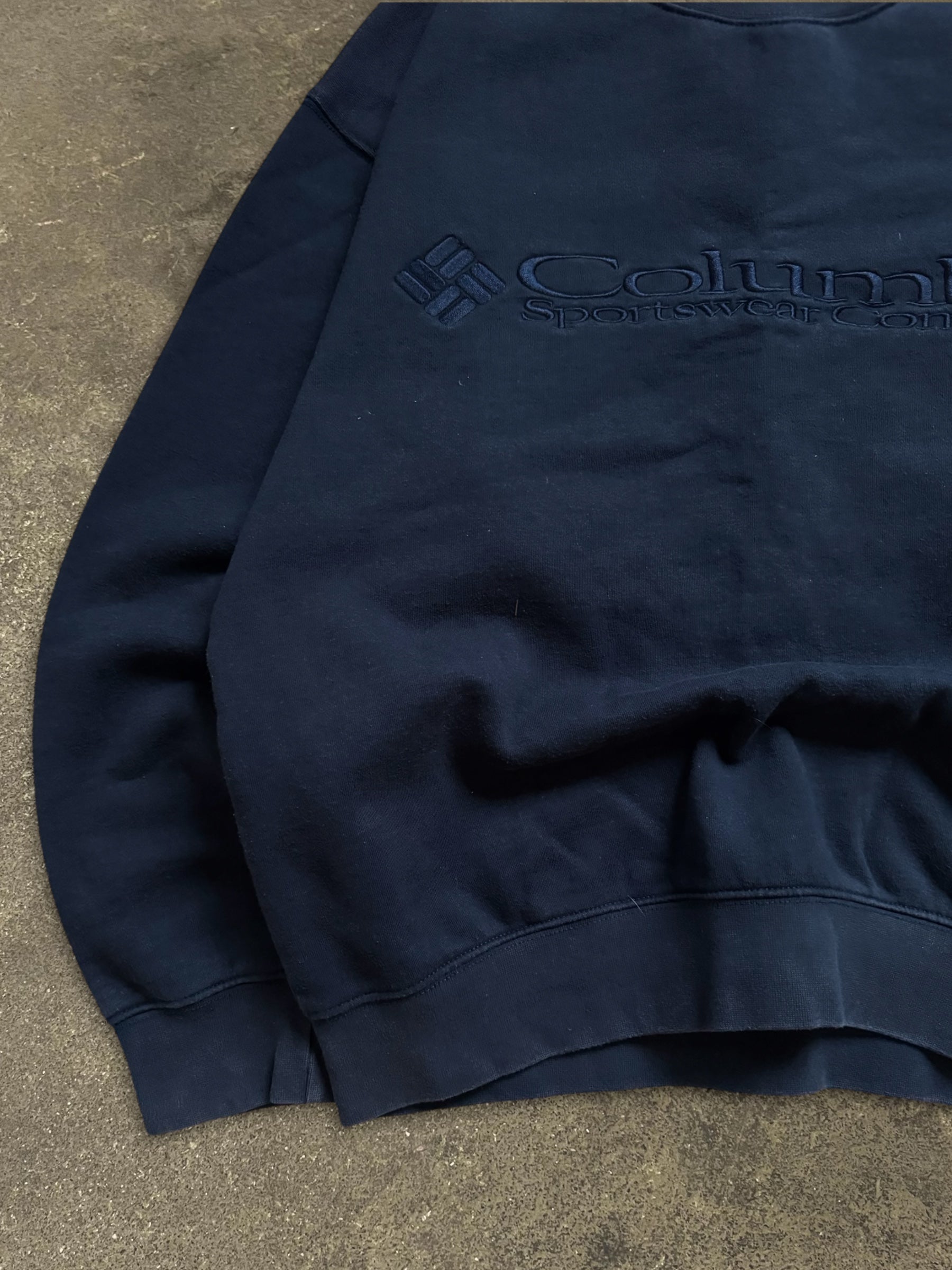 VINTAGE COLUMBIA SWEATSHIRT