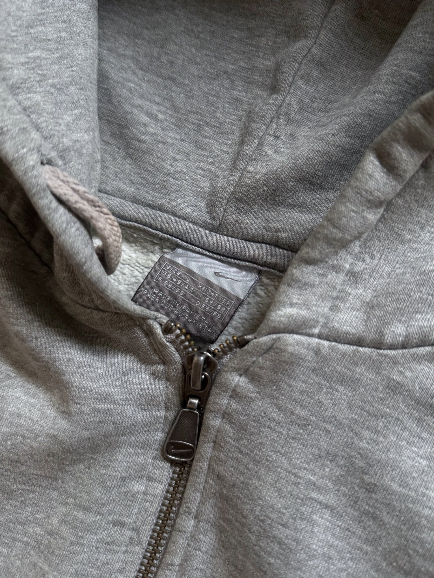 VINTAGE 00S NIKE ZIP-UP HOODIE