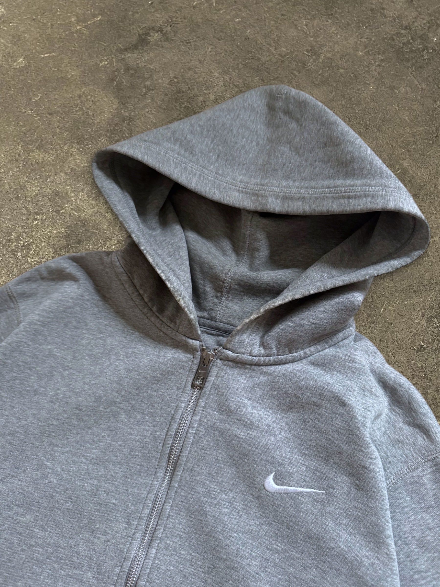 VINTAGE 00S NIKE ZIP-UP HOODIE