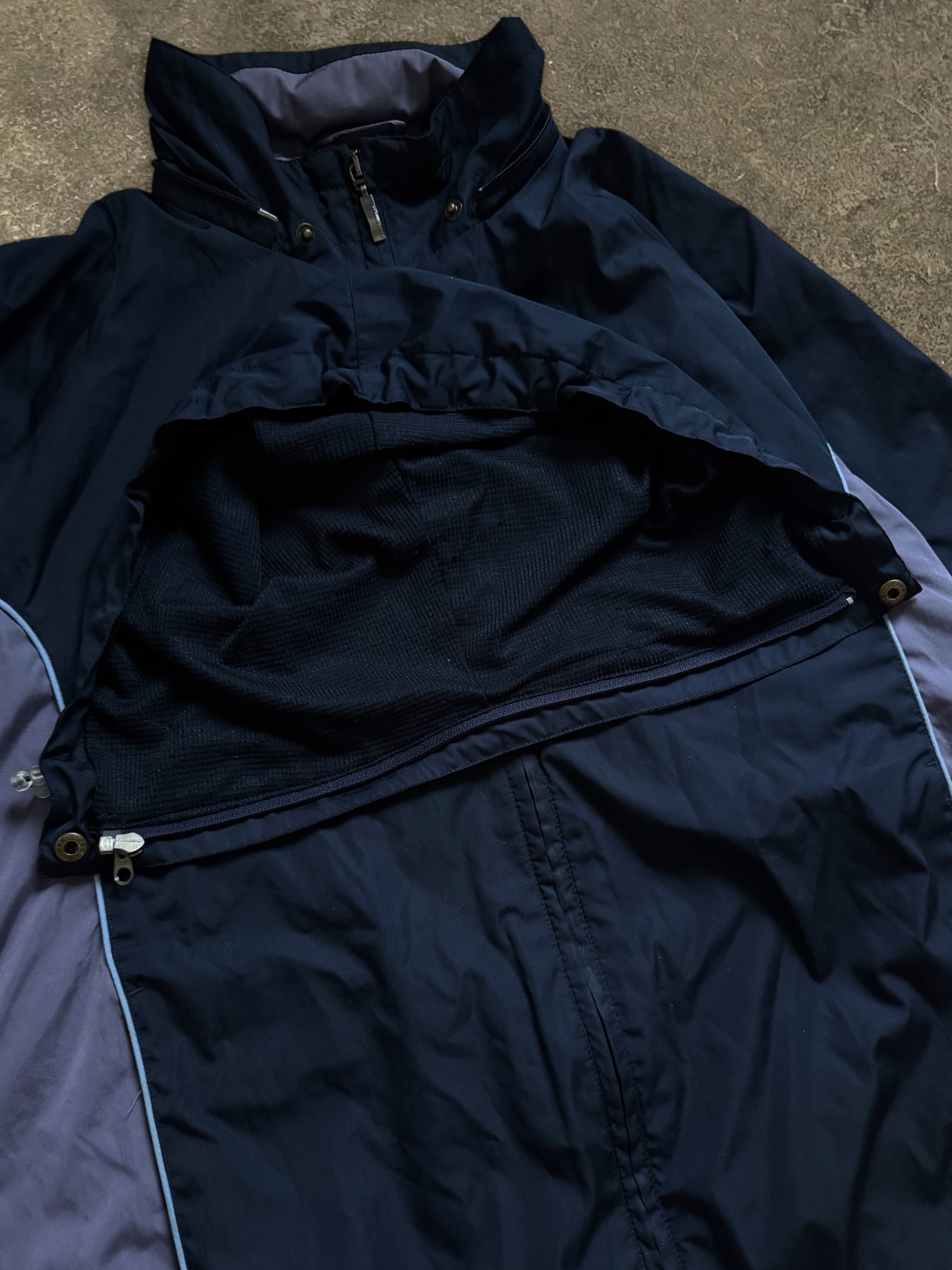 VINTAGE UMBRO WINDBREAKER