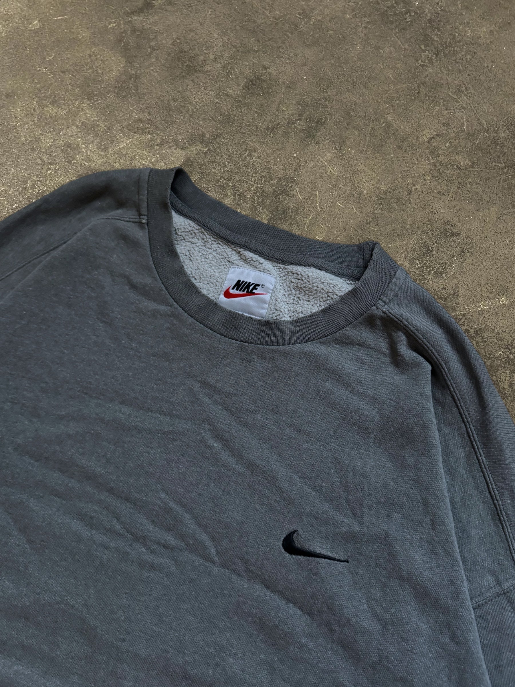 VINTAGE 90S NIKE SWEATSHIRT