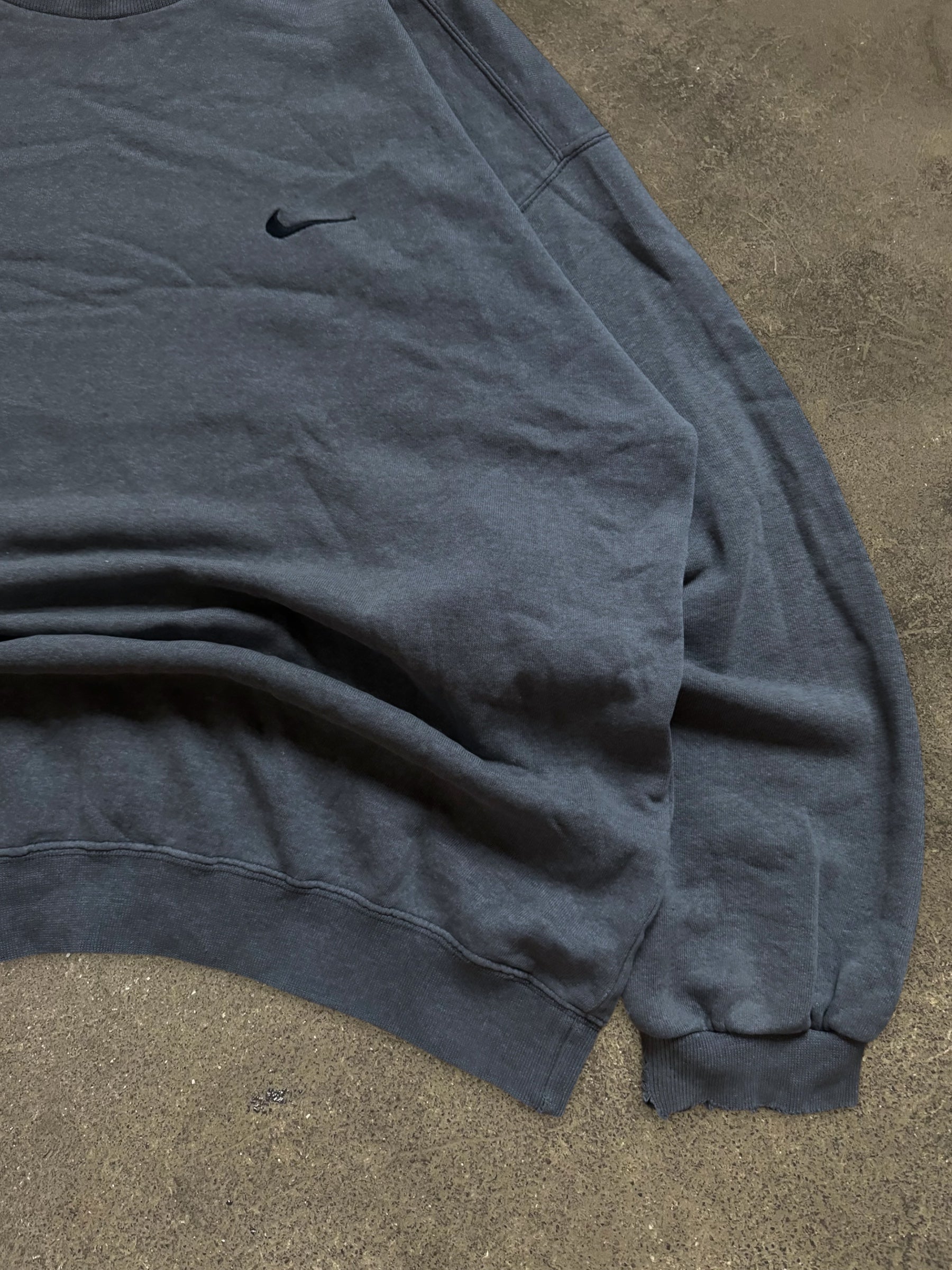 VINTAGE 90S NIKE SWEATSHIRT